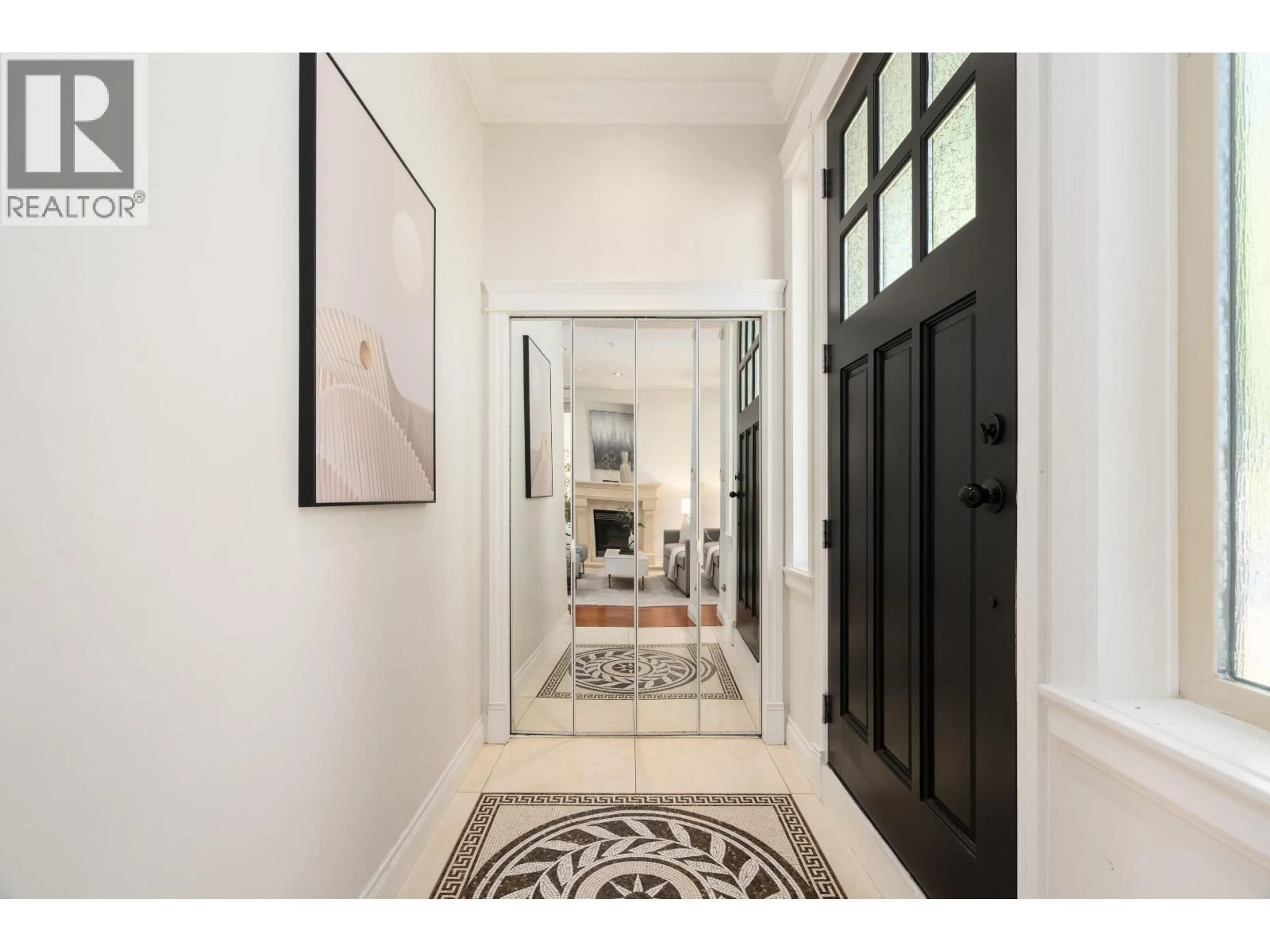 Indoor entryway for 6387 PRINCE ALBERT STREET, Vancouver British Columbia V5W3E7