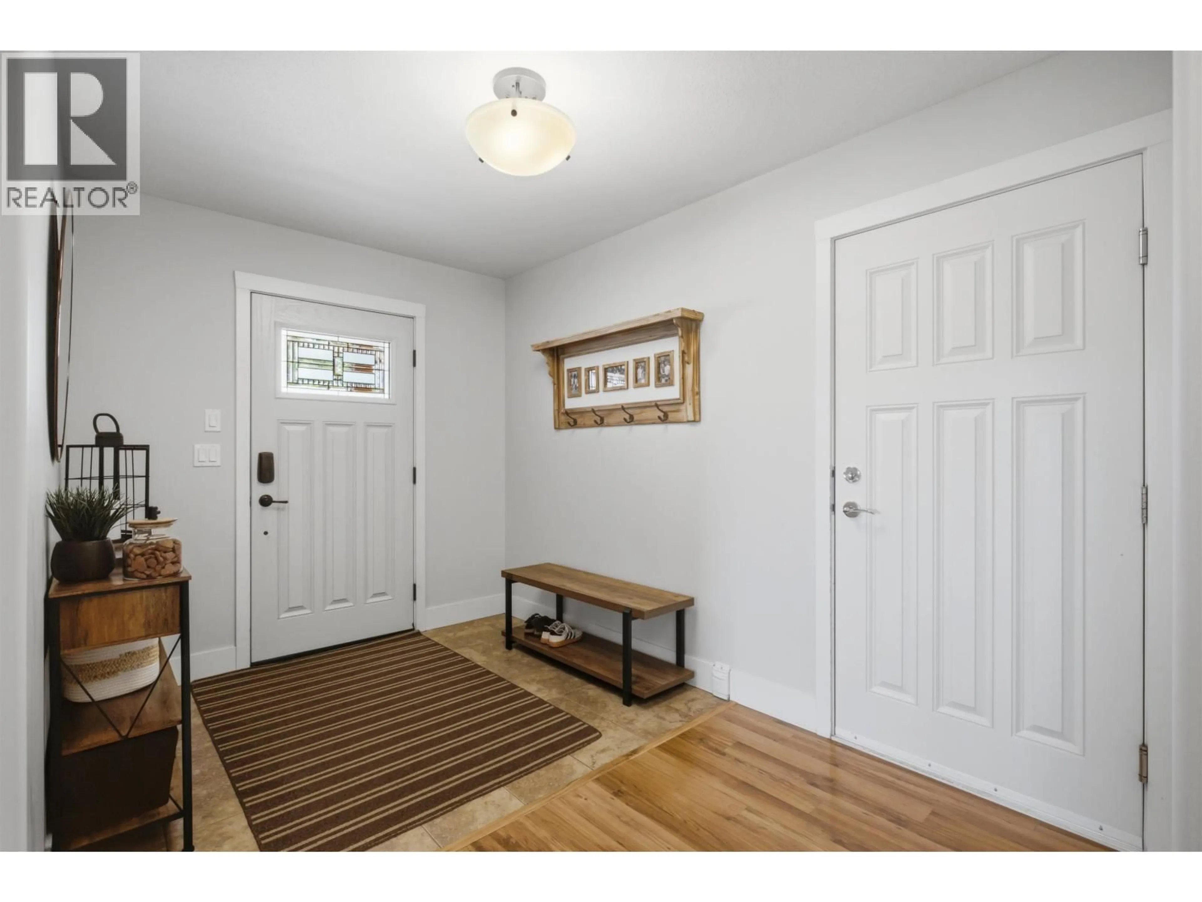 Indoor entryway for 3136 PIGEON ROAD, 150 Mile House British Columbia V0K2G0