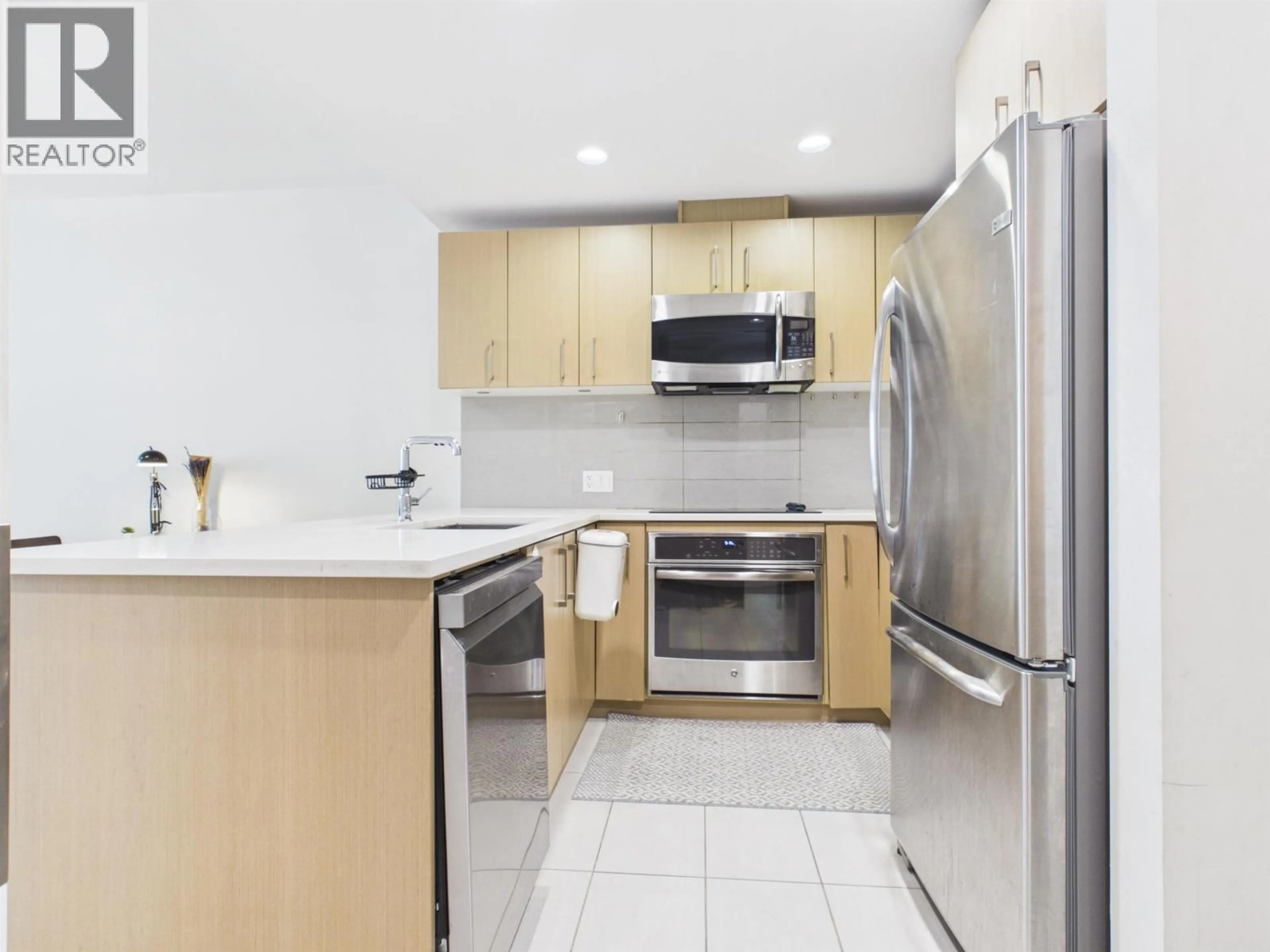 Standard kitchen, unknown for 303 - 5981 GRAY AVENUE, Vancouver British Columbia V6S0G1