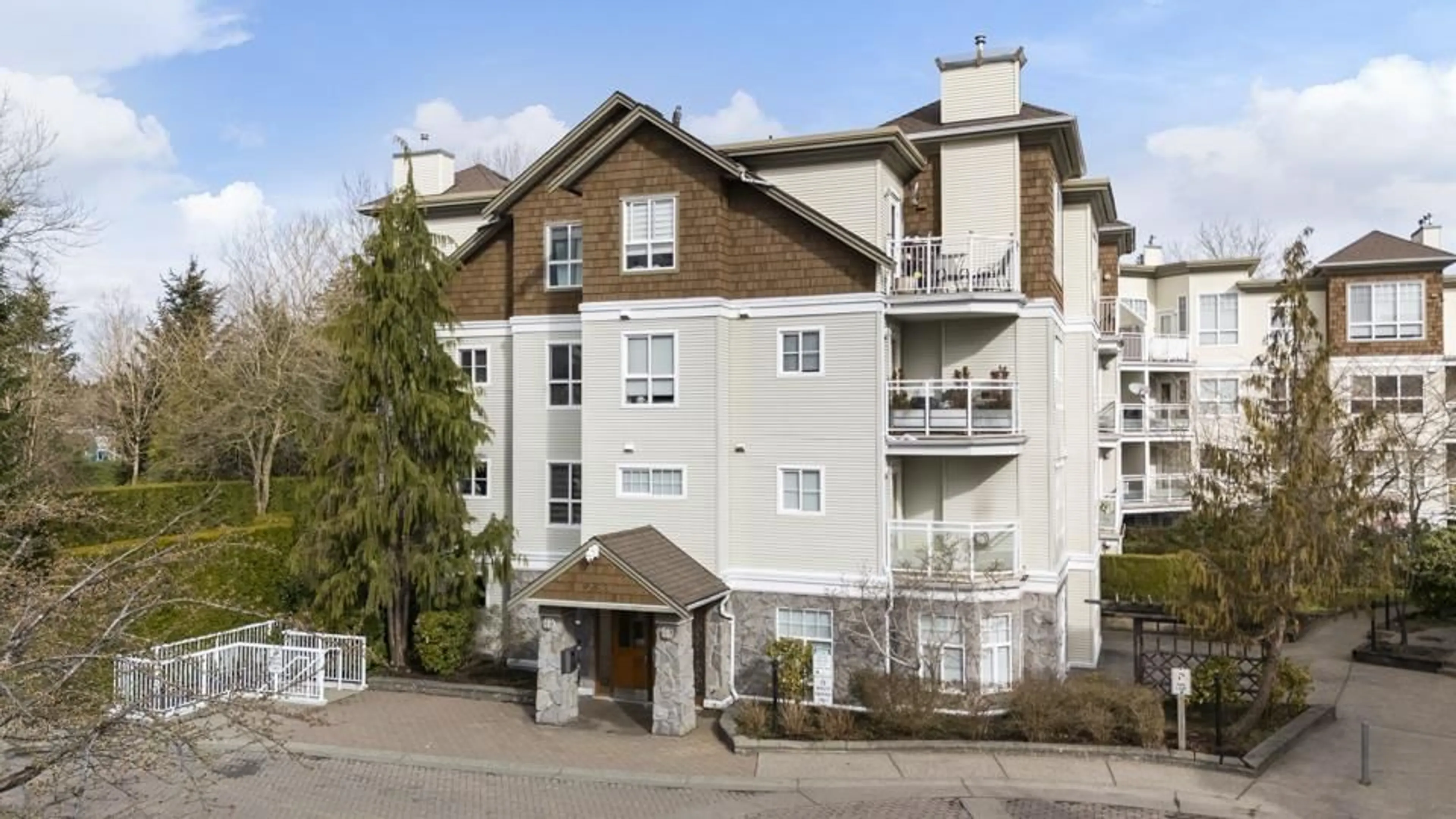 Unknown for 311 - 10188 155 STREET, Surrey British Columbia V3R0R6