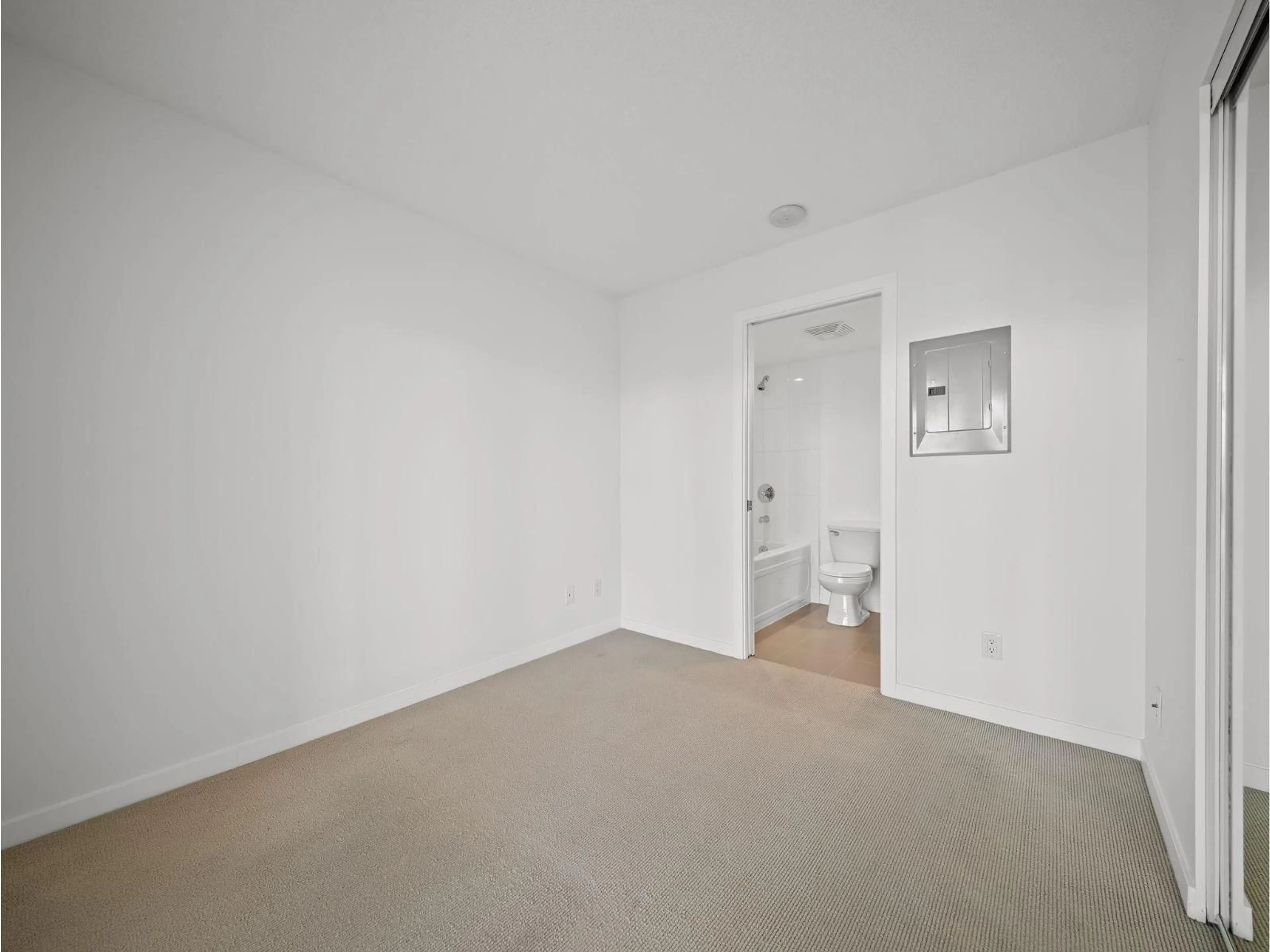A pic of a room for 3305 - 13688 100 AVENUE, Surrey British Columbia V3T0G5