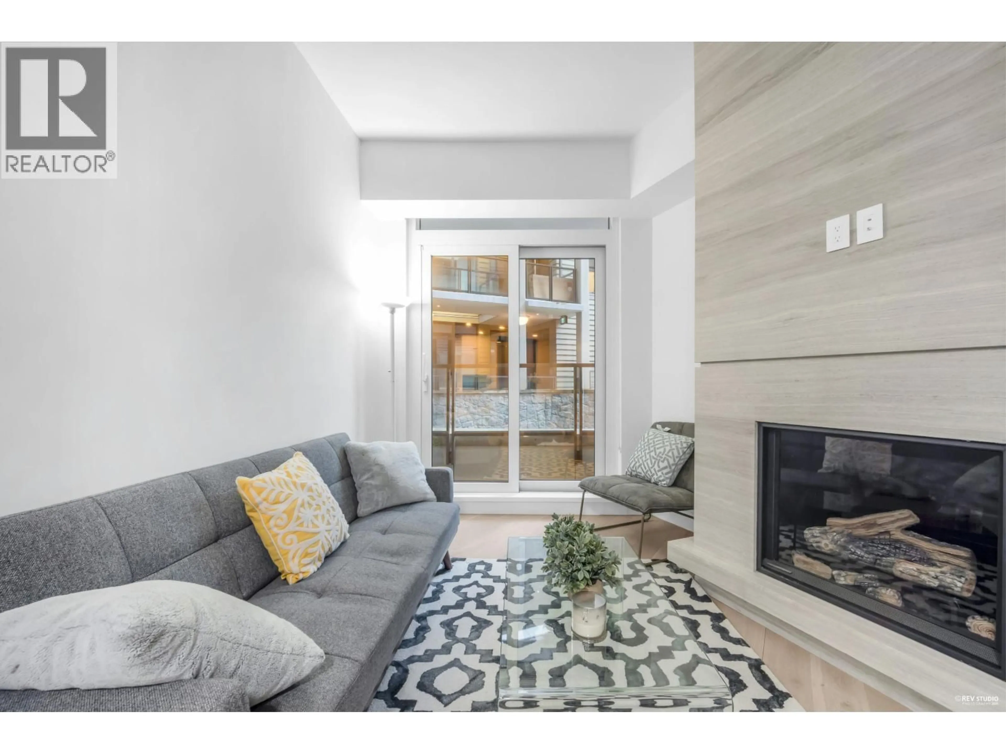 Living room with furniture, unknown for 101 - 6699 NELSON AVENUE, West Vancouver British Columbia V7W2B2