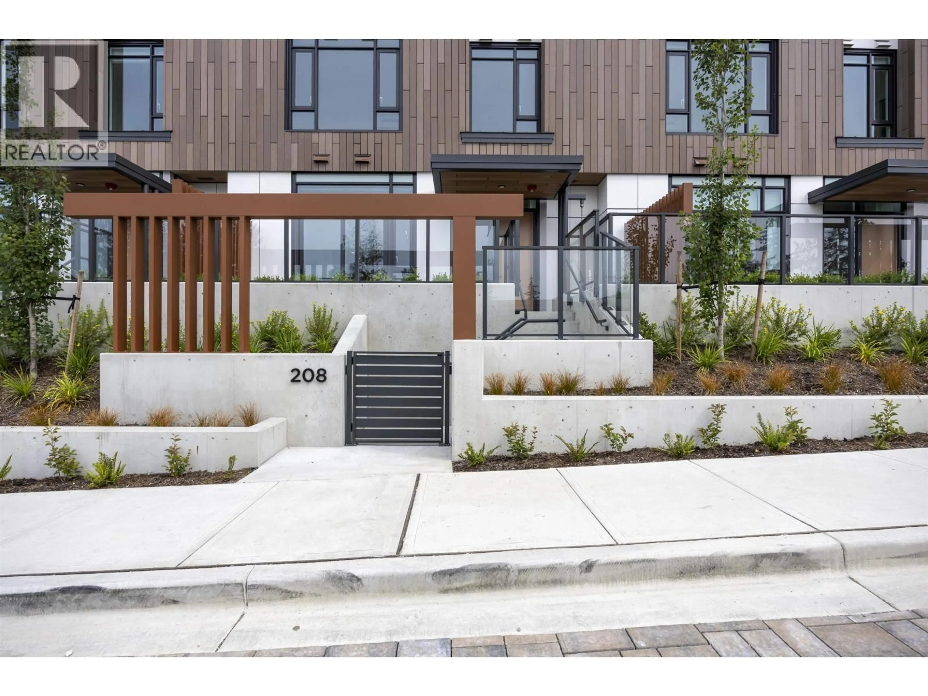 Patio, street for 208 - 3963 UPLANDS, Vancouver British Columbia V7S0B7