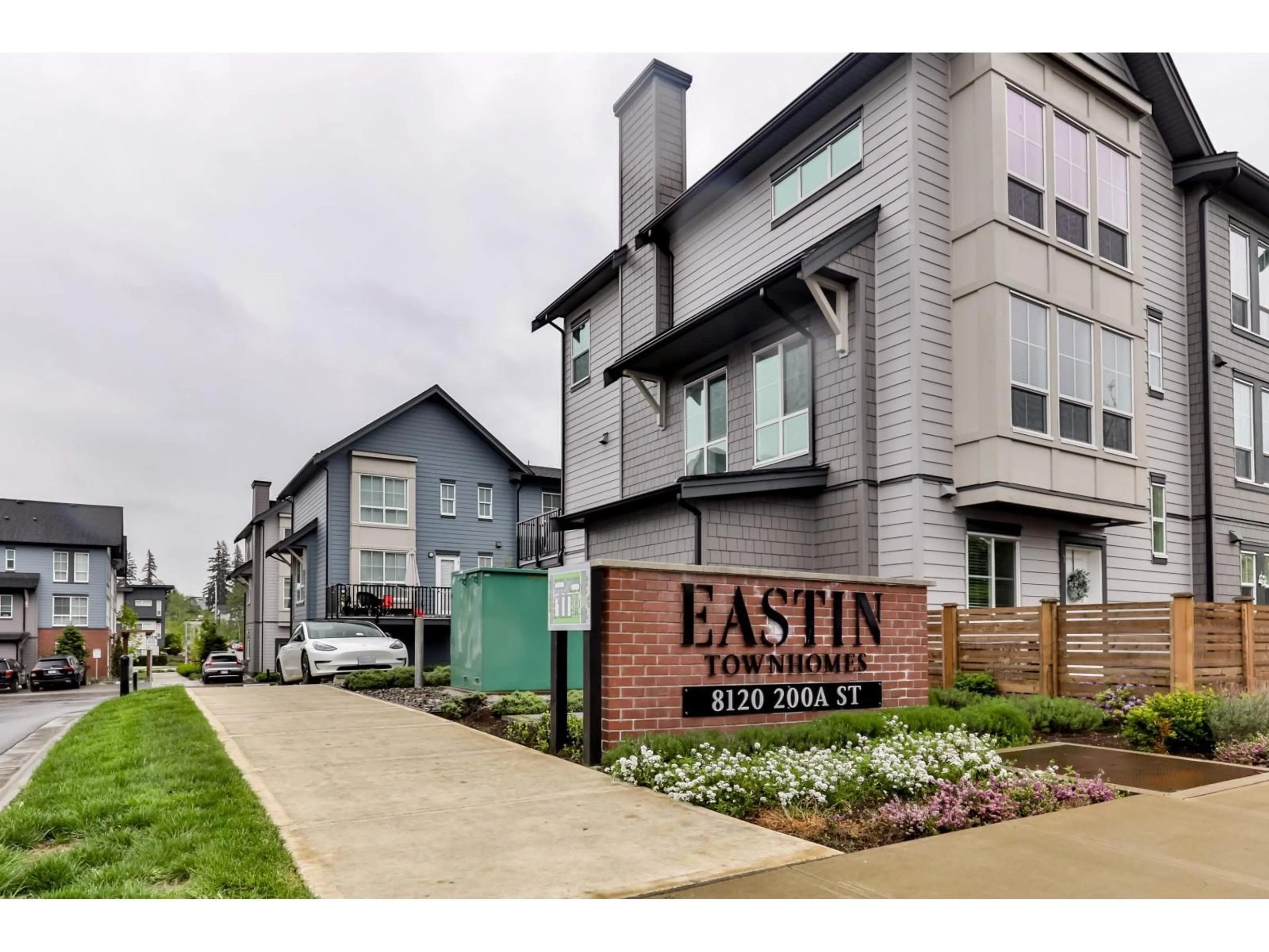 Patio, street for 17 - 8120 200A STREET, Langley British Columbia V2Y3X5
