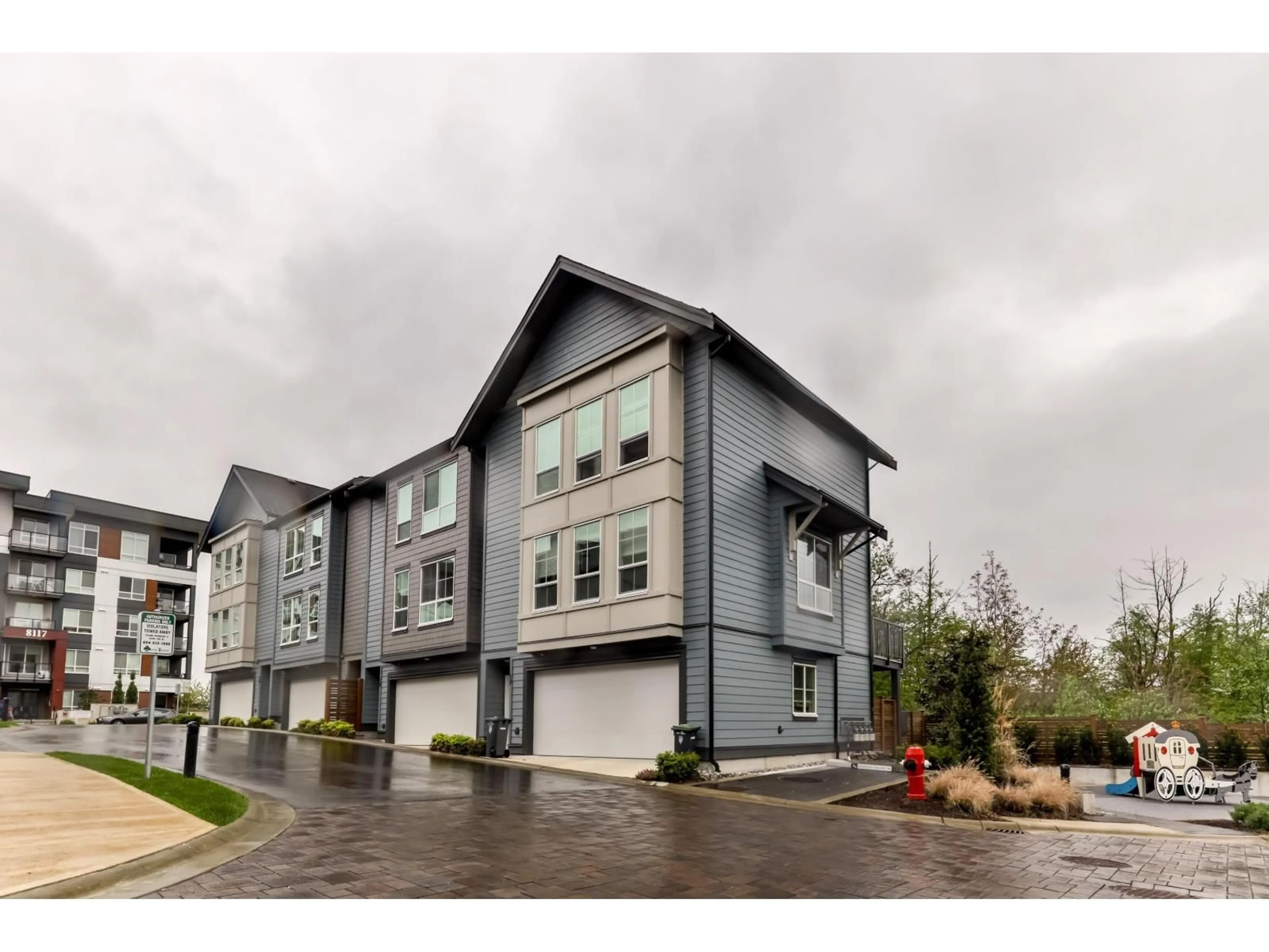 Home with vinyl exterior material, street for 17 - 8120 200A STREET, Langley British Columbia V2Y3X5