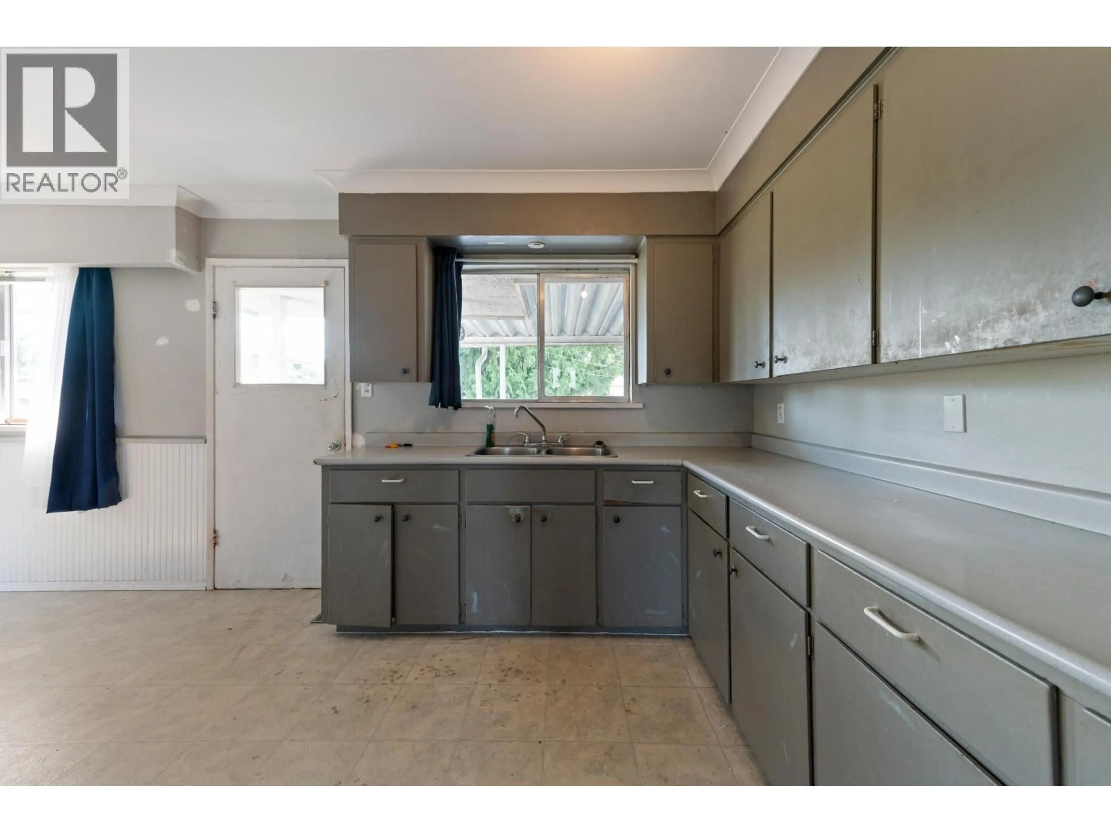 Standard kitchen, unknown for 3425 FLINT STREET, Port Coquitlam British Columbia V3B4J4