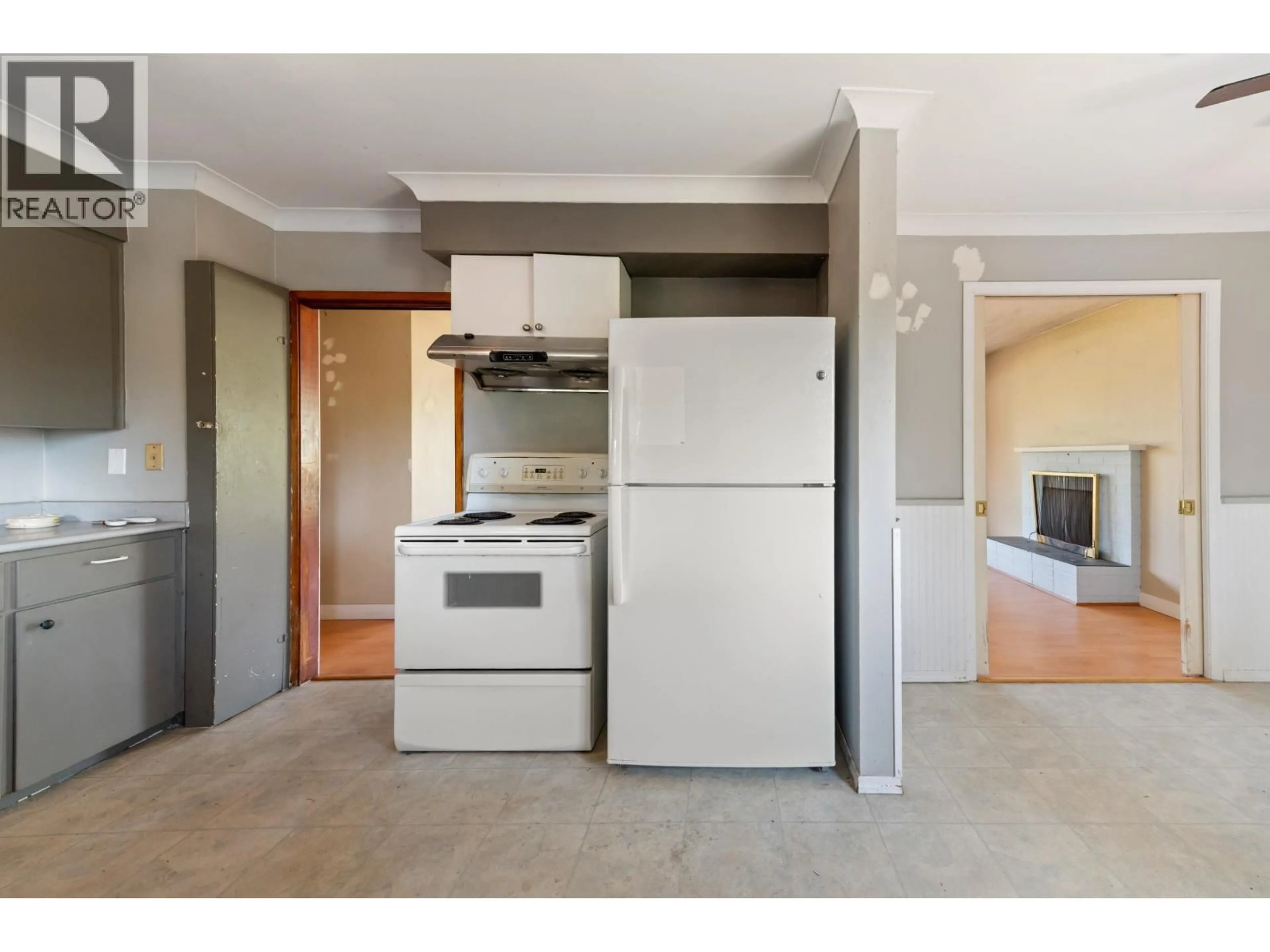 Standard kitchen, unknown for 3425 FLINT STREET, Port Coquitlam British Columbia V3B4J4