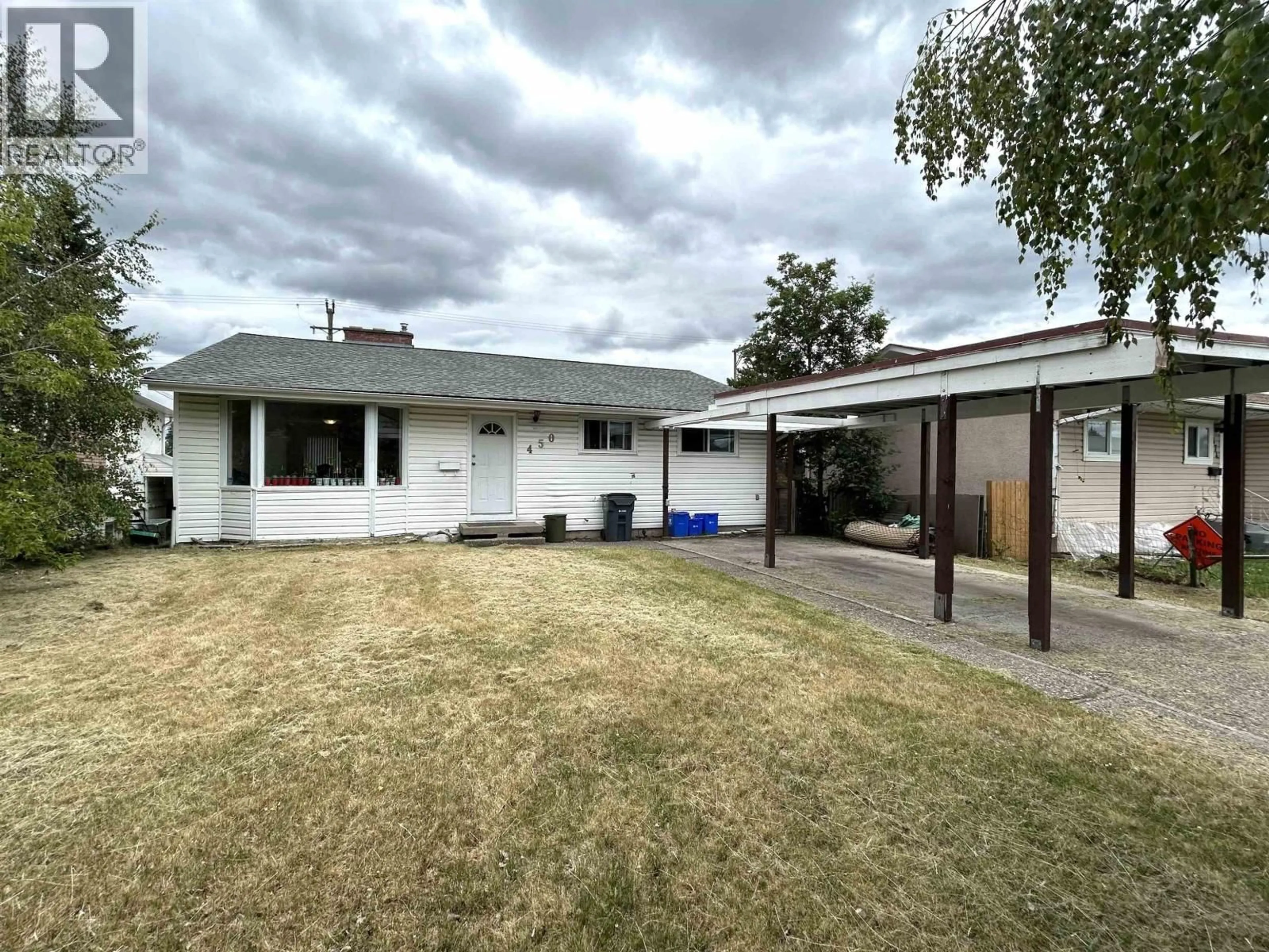 A pic from outside/outdoor area/front of a property/back of a property/a pic from drone, street for 450 KELLY STREET, Prince George British Columbia V2M3K5