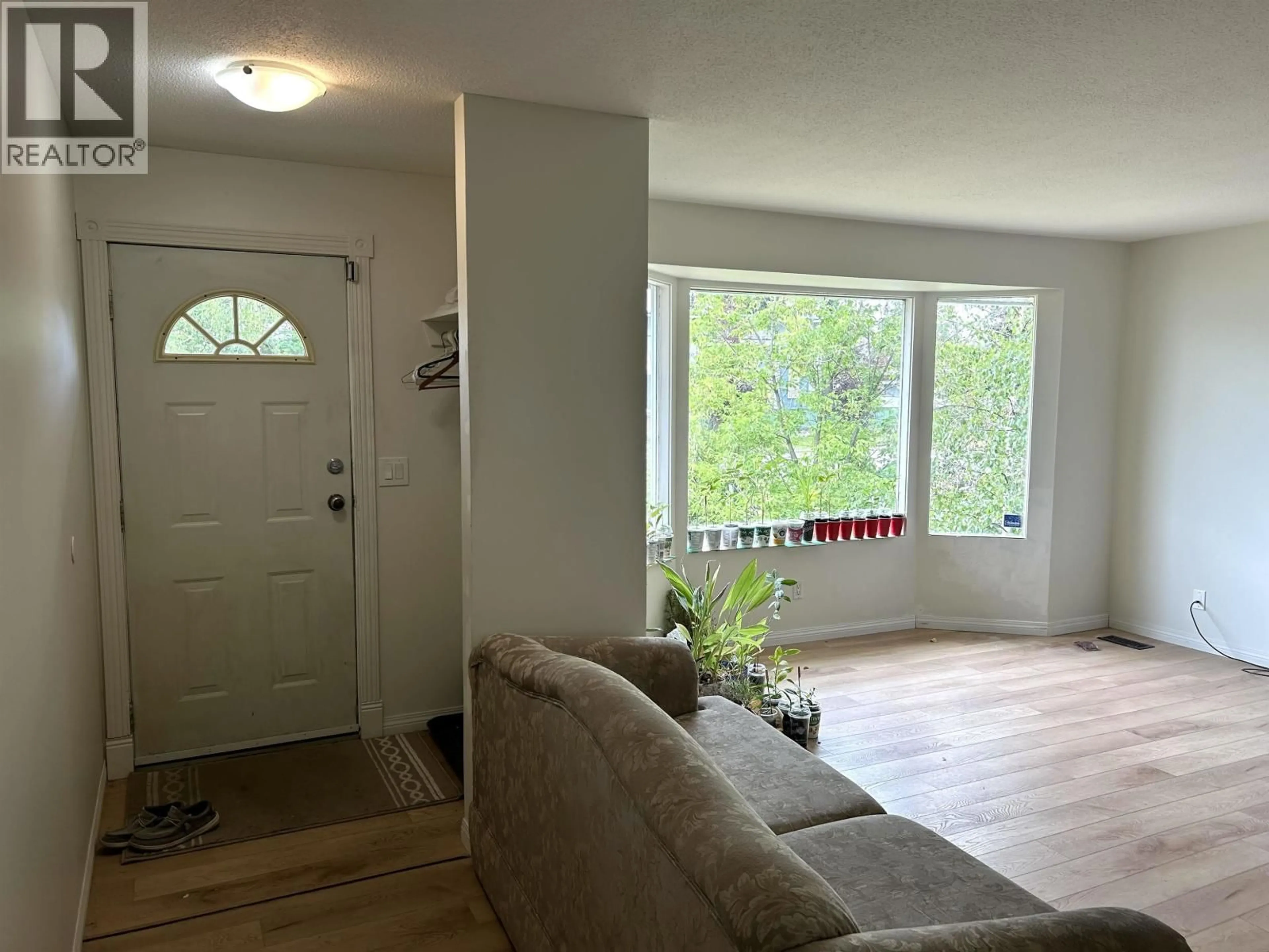 Indoor entryway for 450 KELLY STREET, Prince George British Columbia V2M3K5