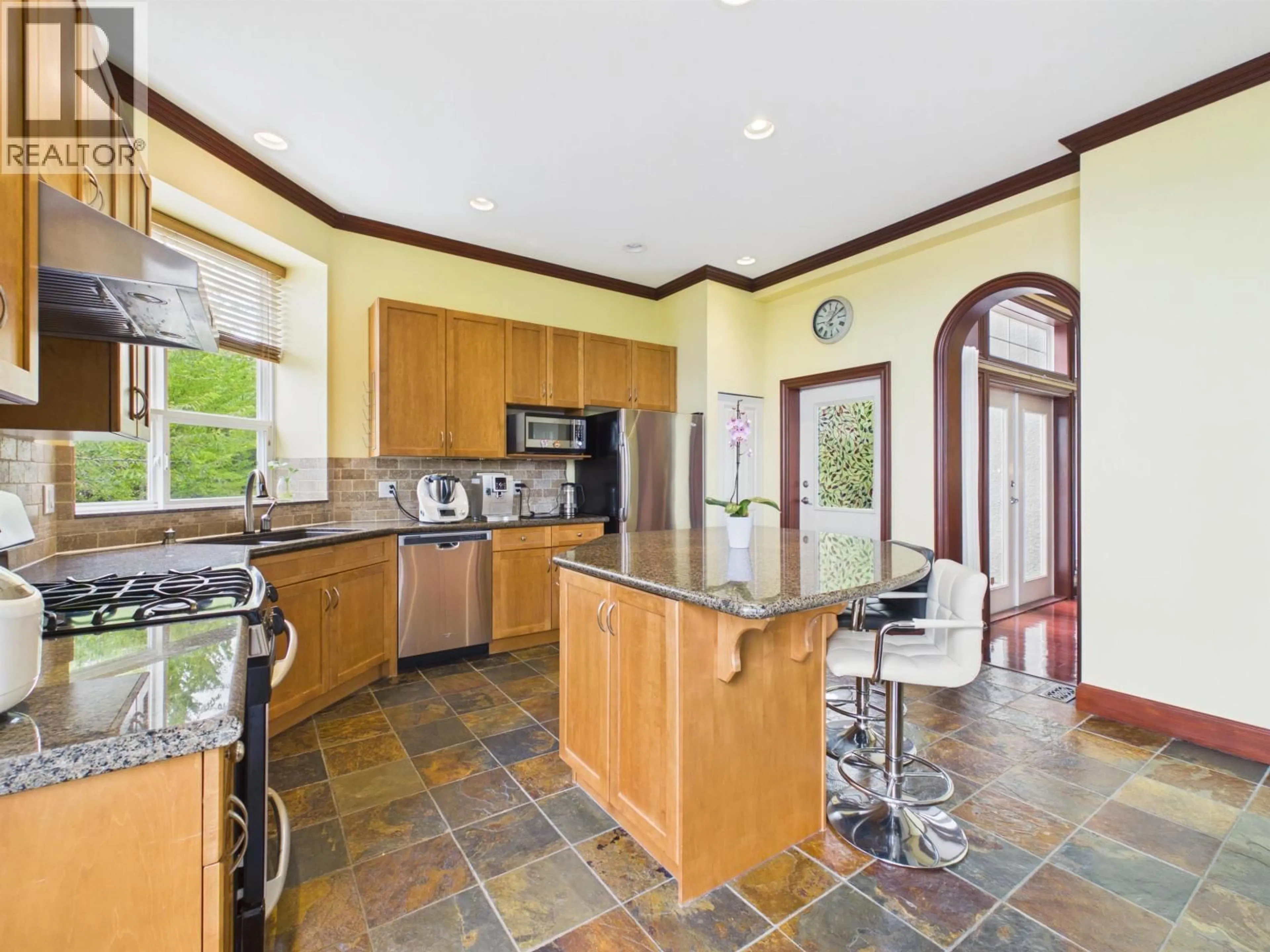 Open concept kitchen, ceramic/tile floor for 23 FERNWAY DRIVE, Port Moody British Columbia V3H5H7