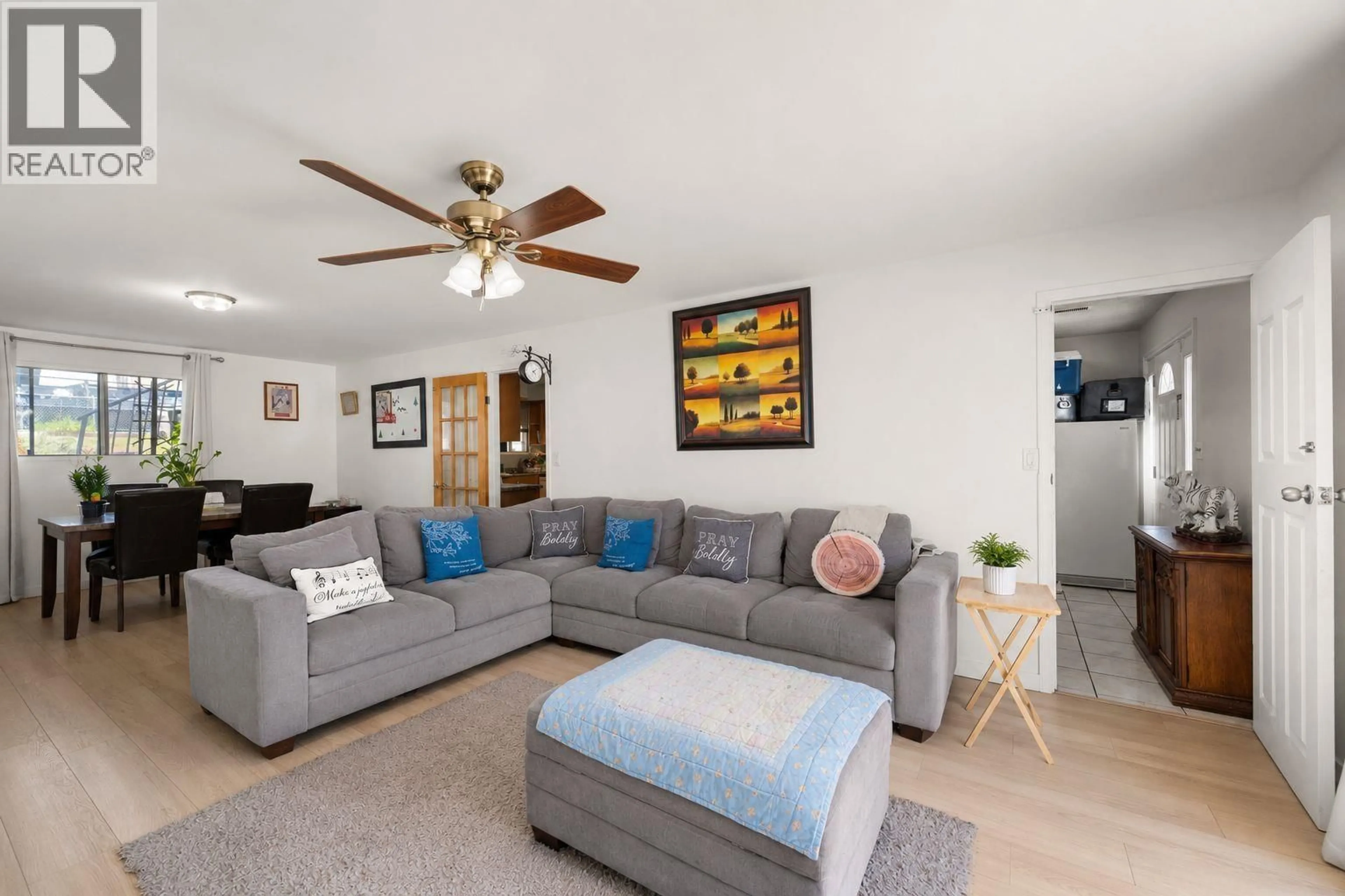 Living room with furniture, unknown for 1457 MARINE DRIVE, Vancouver British Columbia V5P2R3