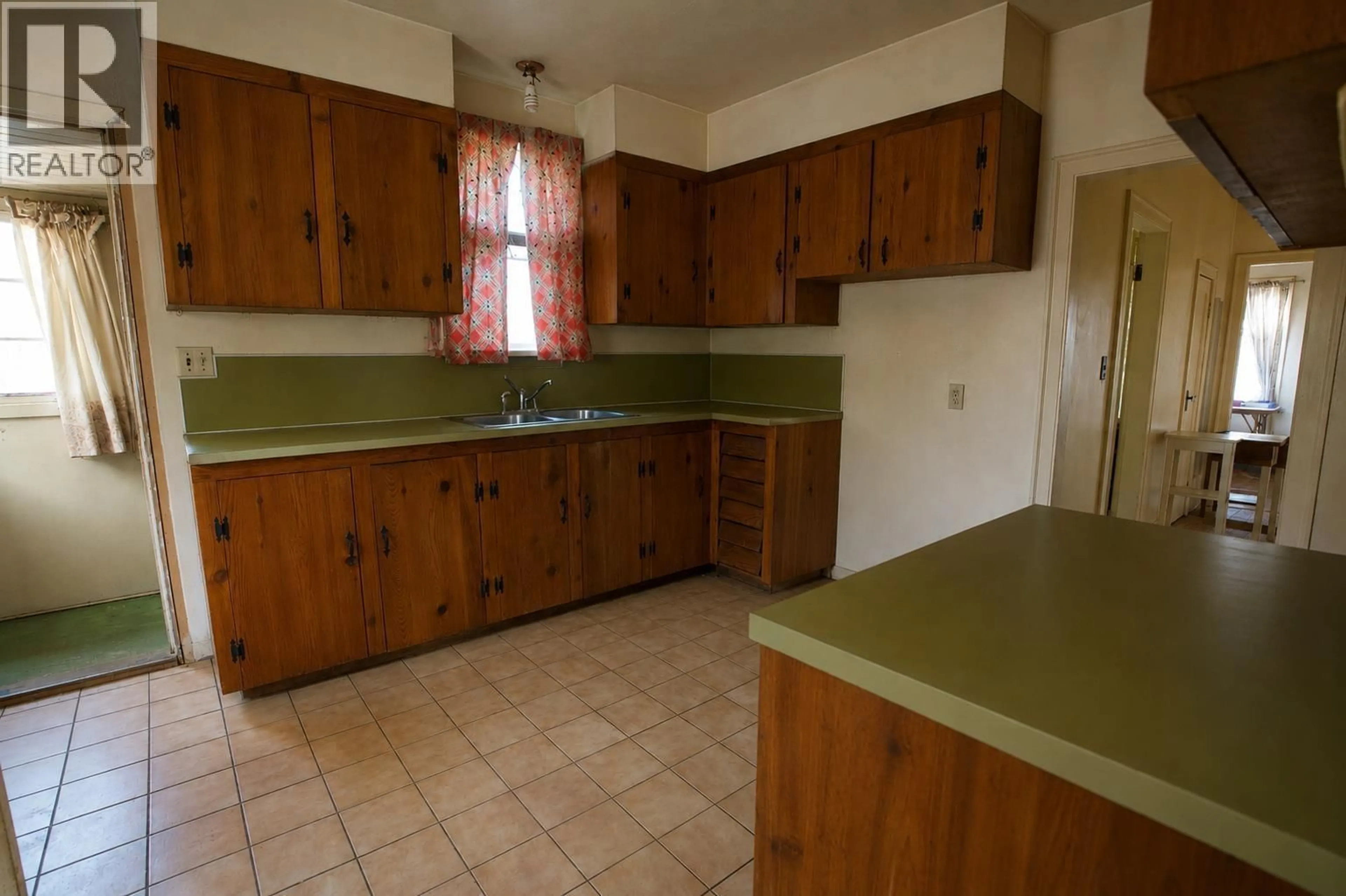 Standard kitchen, unknown for 9400 PATTERSON ROAD, Richmond British Columbia V6X1R1