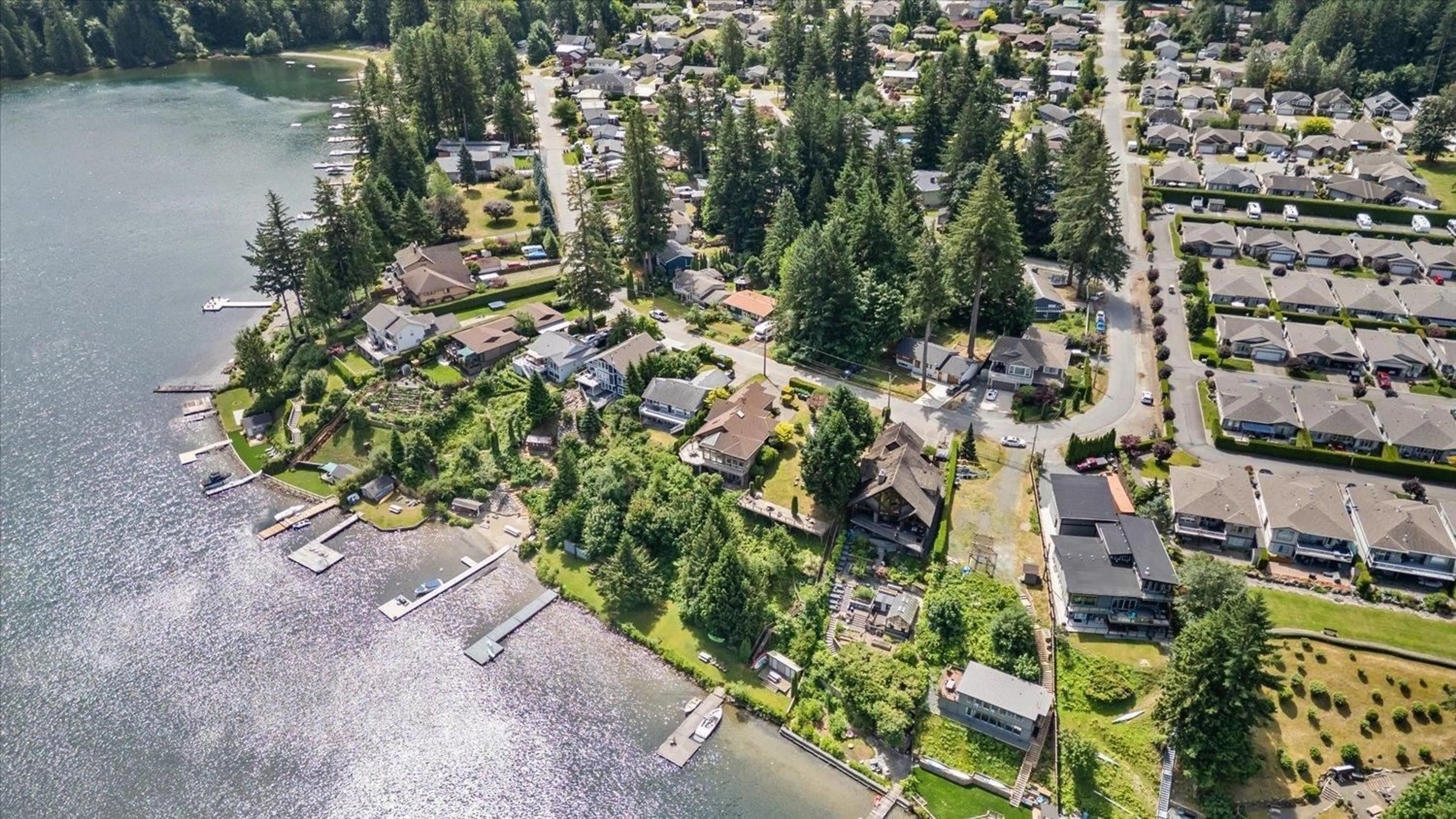 A pic from outside/outdoor area/front of a property/back of a property/a pic from drone, water/lake/river/ocean view for 21313 LAKEVIEW CRESCENT, Hope British Columbia V0X1L1