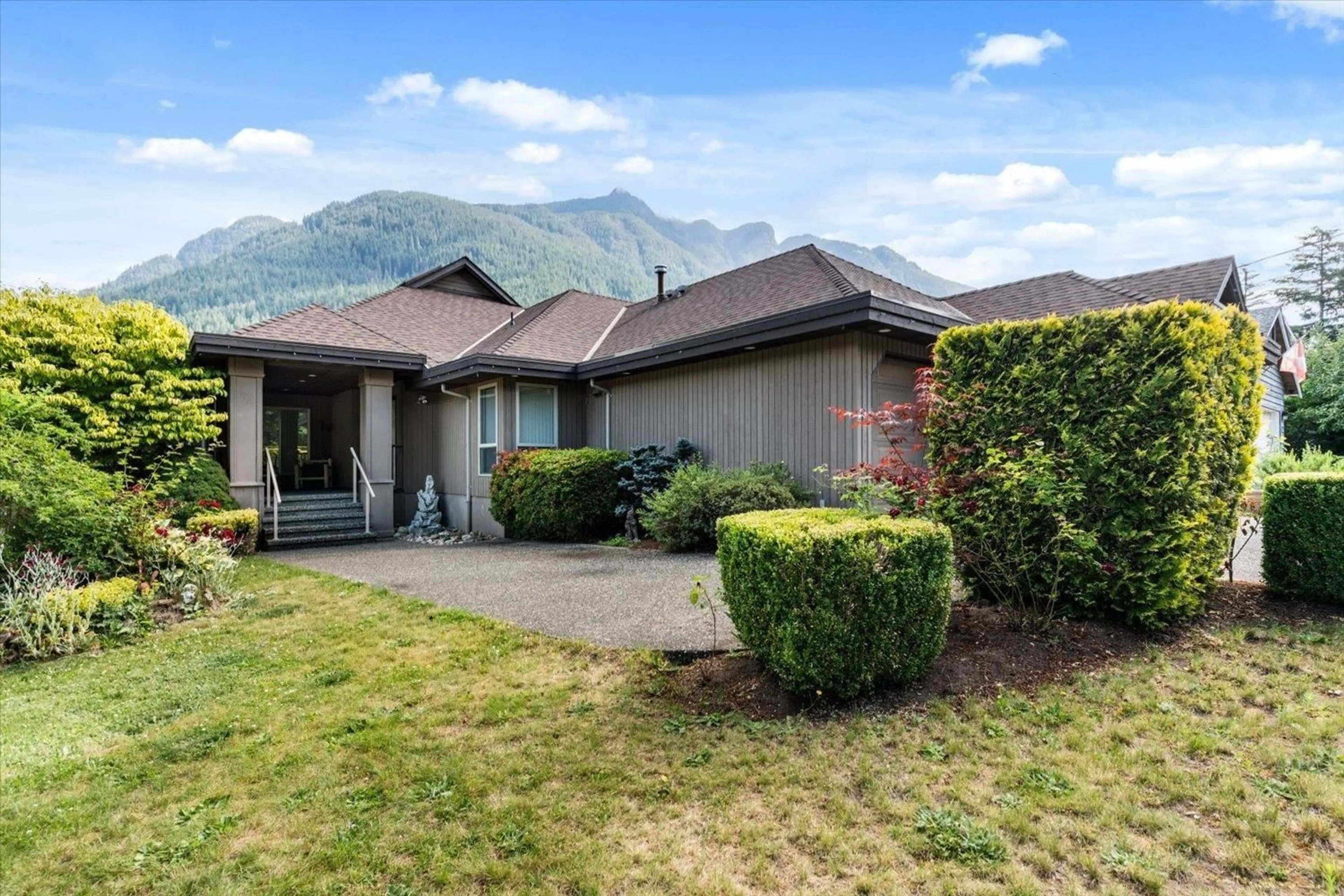 A pic from outside/outdoor area/front of a property/back of a property/a pic from drone, mountain view for 21313 LAKEVIEW CRESCENT, Hope British Columbia V0X1L1