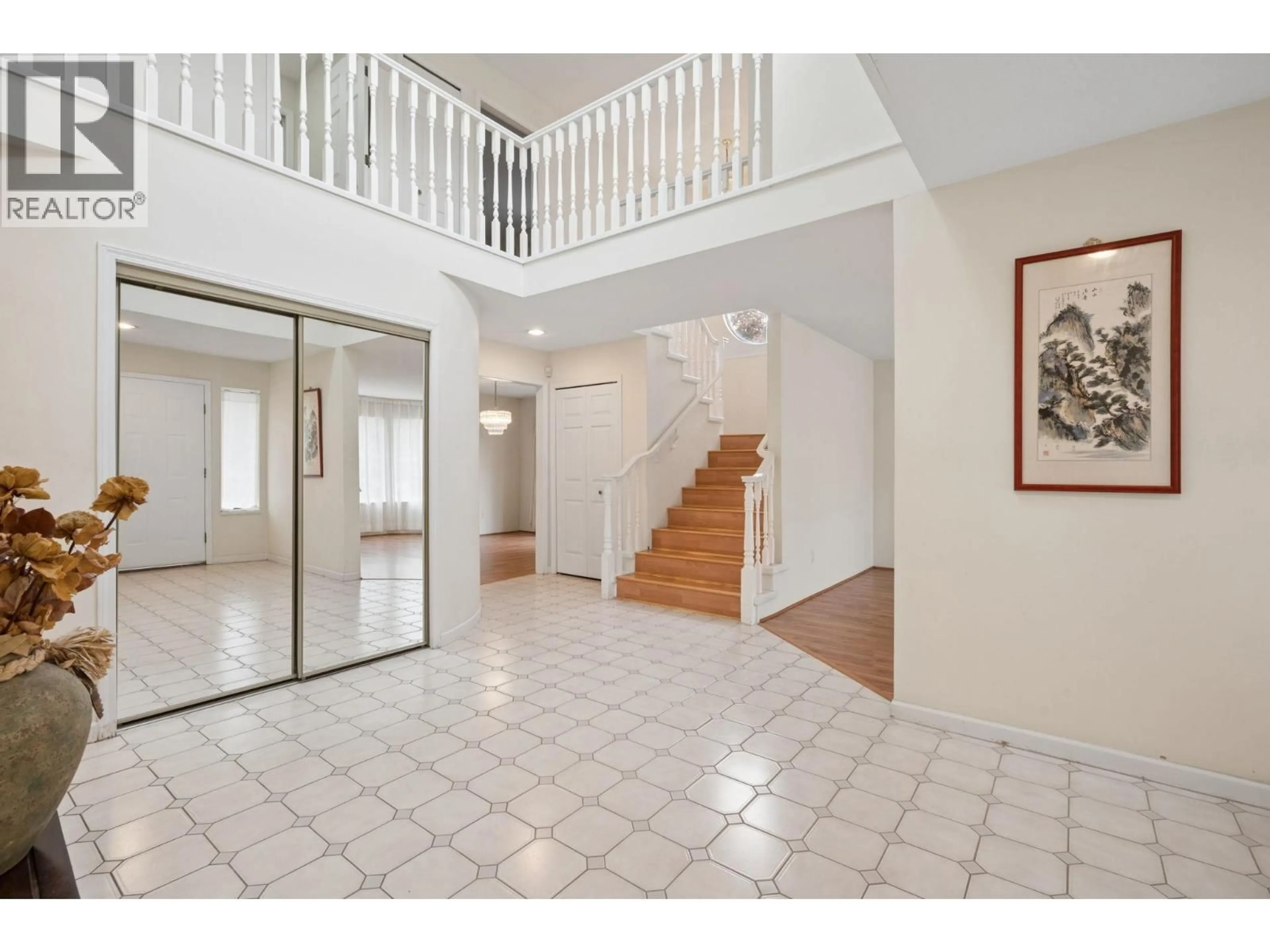 Indoor foyer for 8511 ASH STREET, Richmond British Columbia V6Y2S5