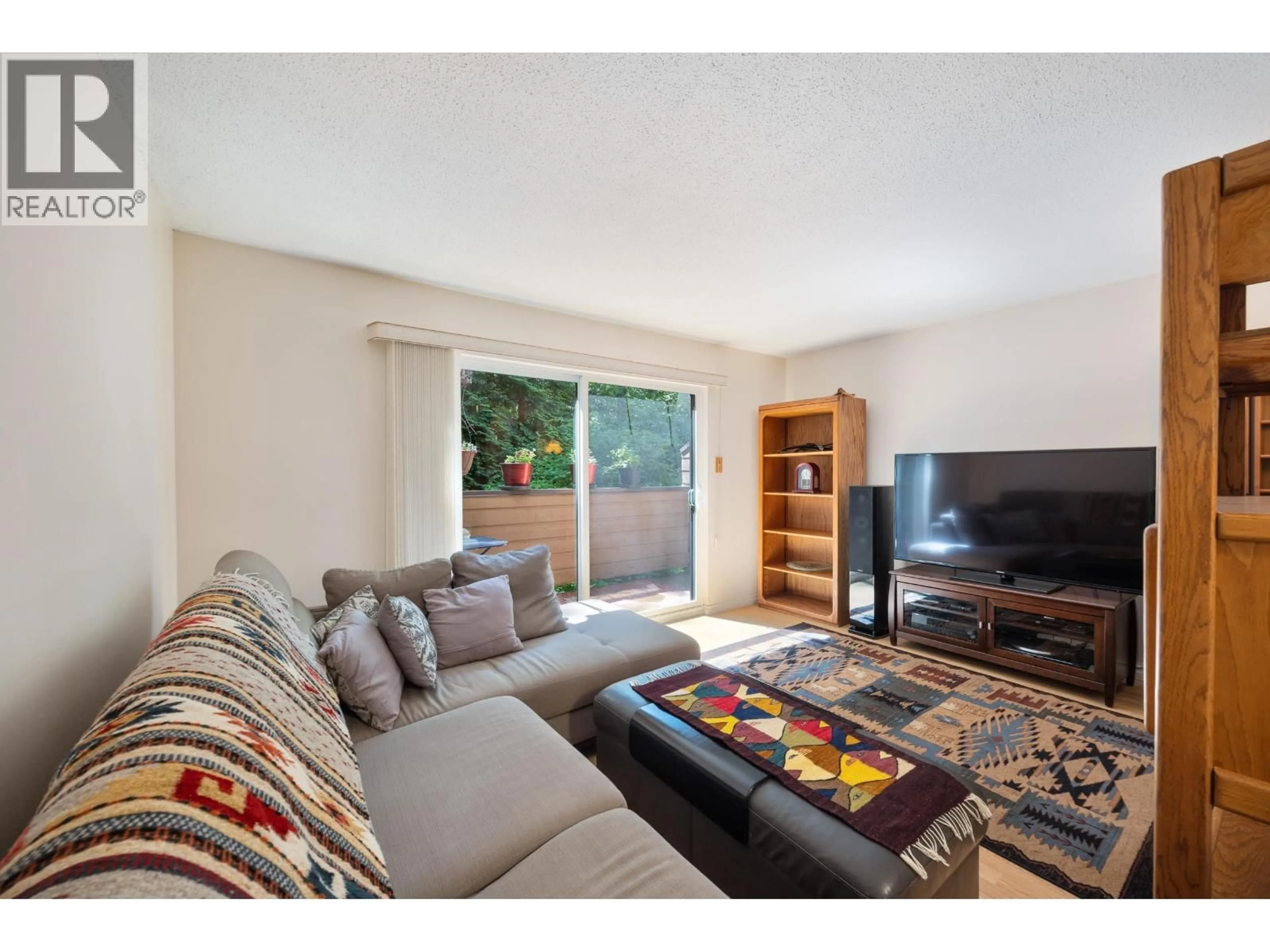 Living room with furniture, unknown for 4384 GARDEN GROVE DRIVE, Burnaby British Columbia V5G4G6