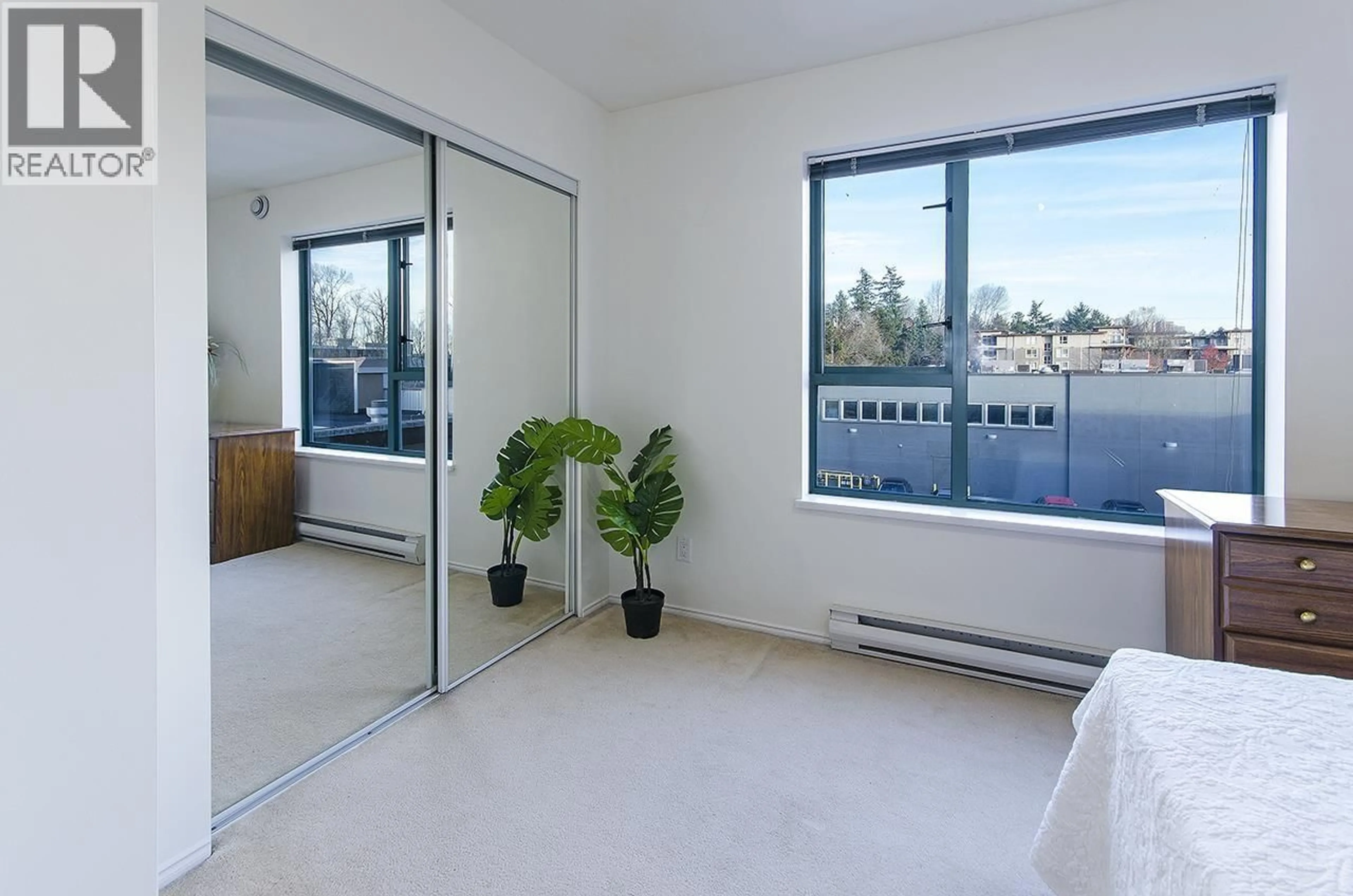 A pic of a room for 206 - 1085 17TH STREET, North Vancouver British Columbia V7P3R3