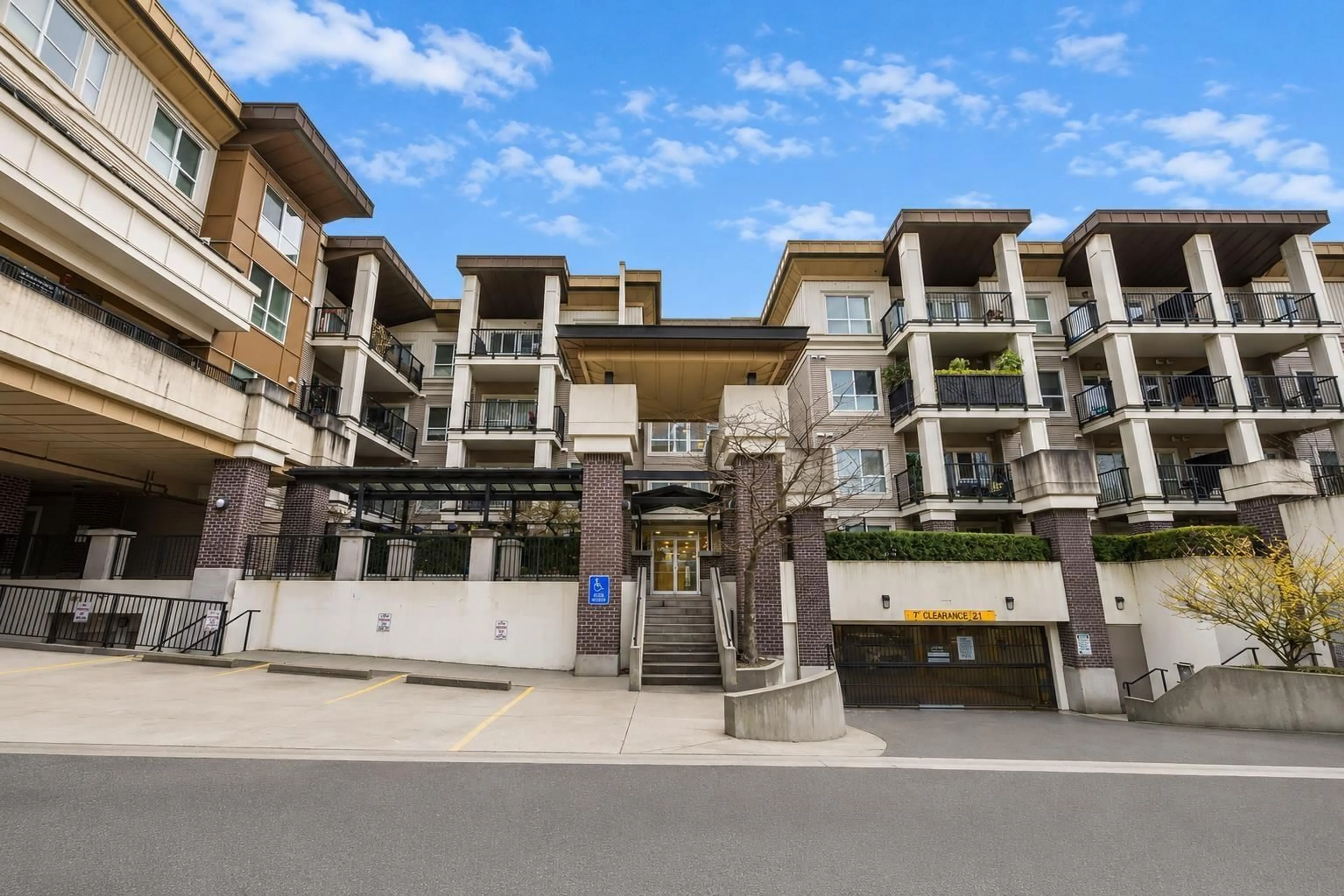 Unknown for 114 - 9655 KING GEORGE BOULEVARD, Surrey British Columbia V3T0C7