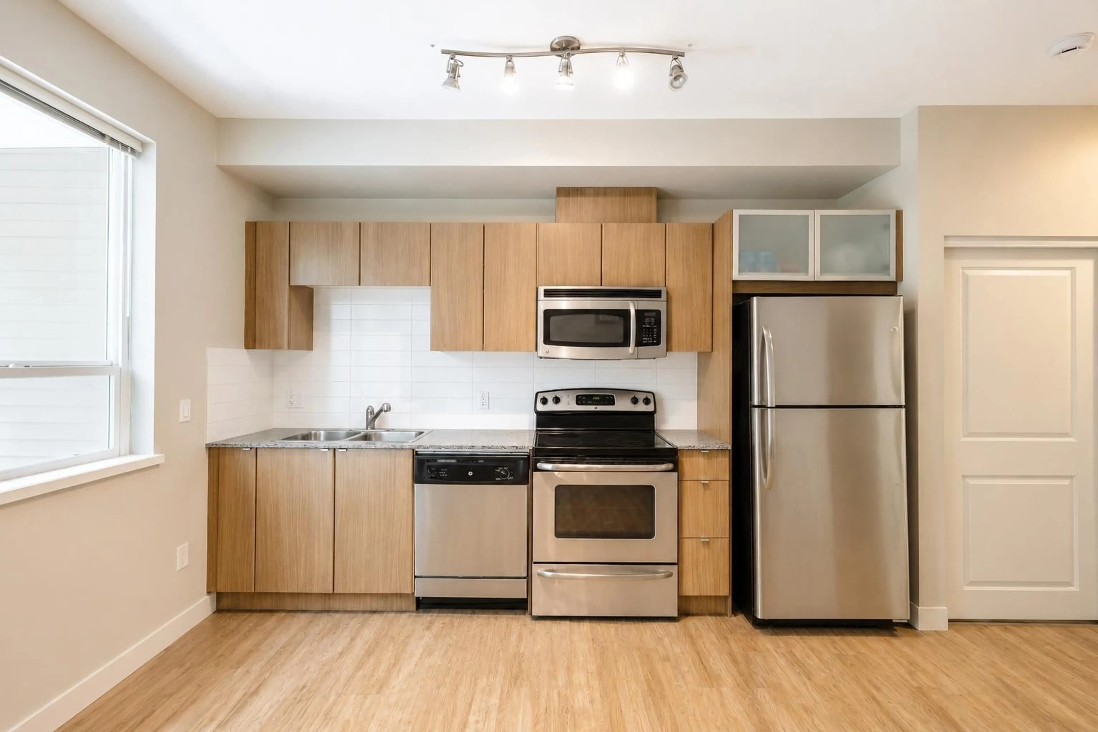 Standard kitchen, wood/laminate floor for 114 - 9655 KING GEORGE BOULEVARD, Surrey British Columbia V3T0C7