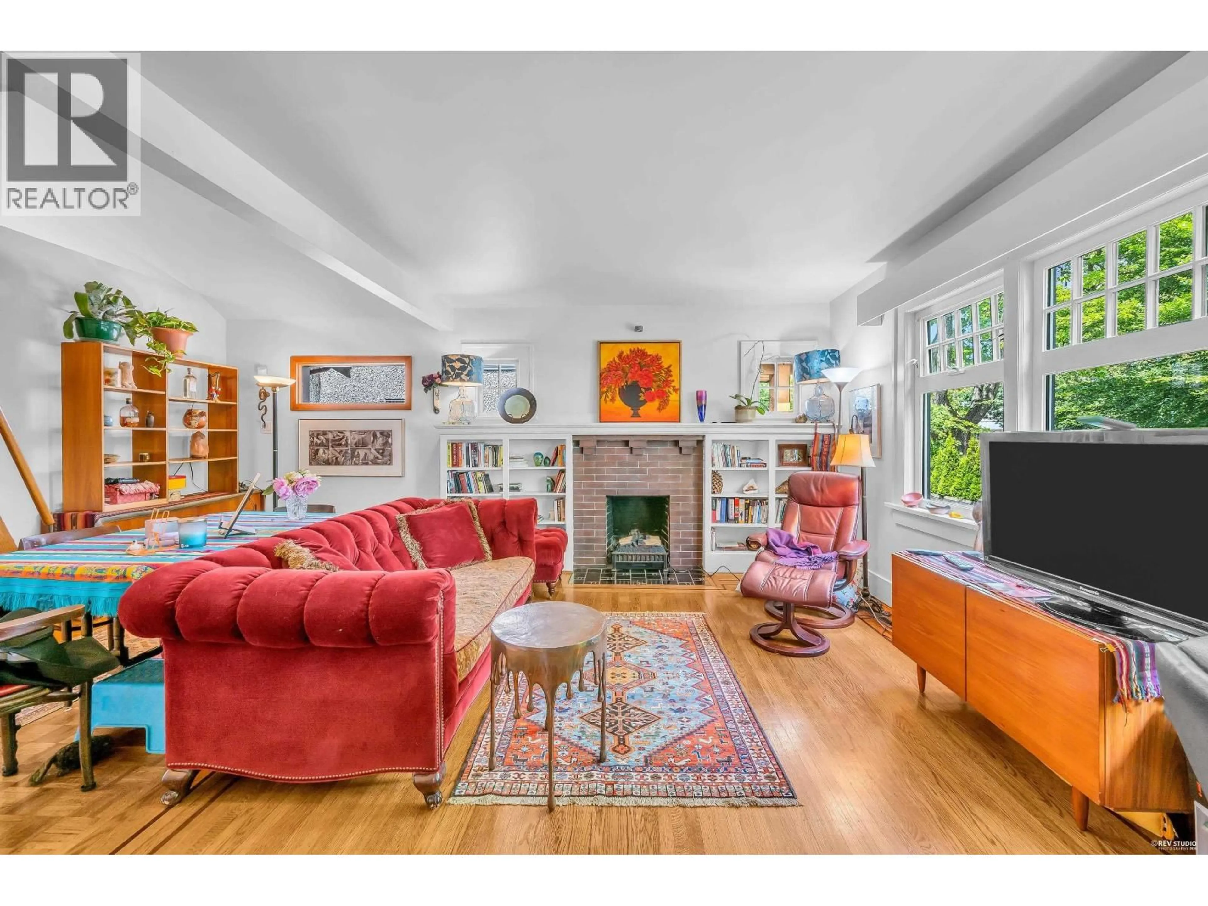 Living room with furniture, unknown for 3174 10TH AVENUE, Vancouver British Columbia V6K2K9