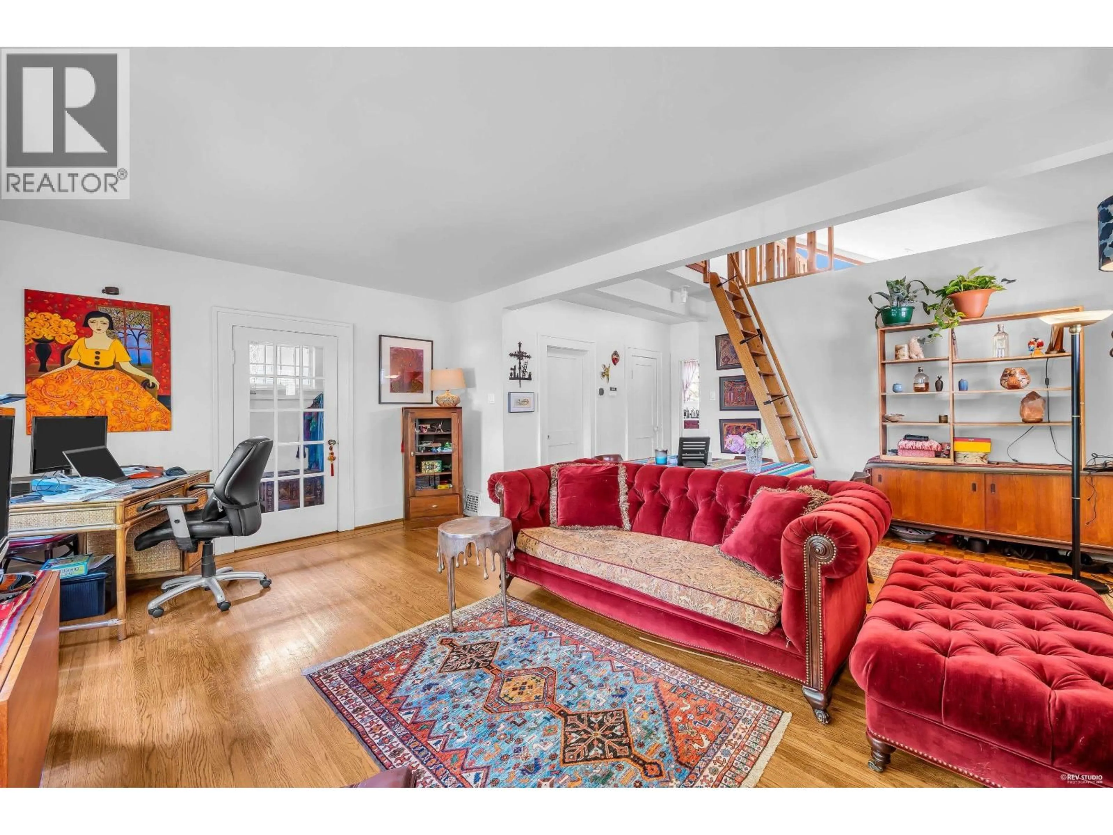 Living room with furniture, unknown for 3174 10TH AVENUE, Vancouver British Columbia V6K2K9