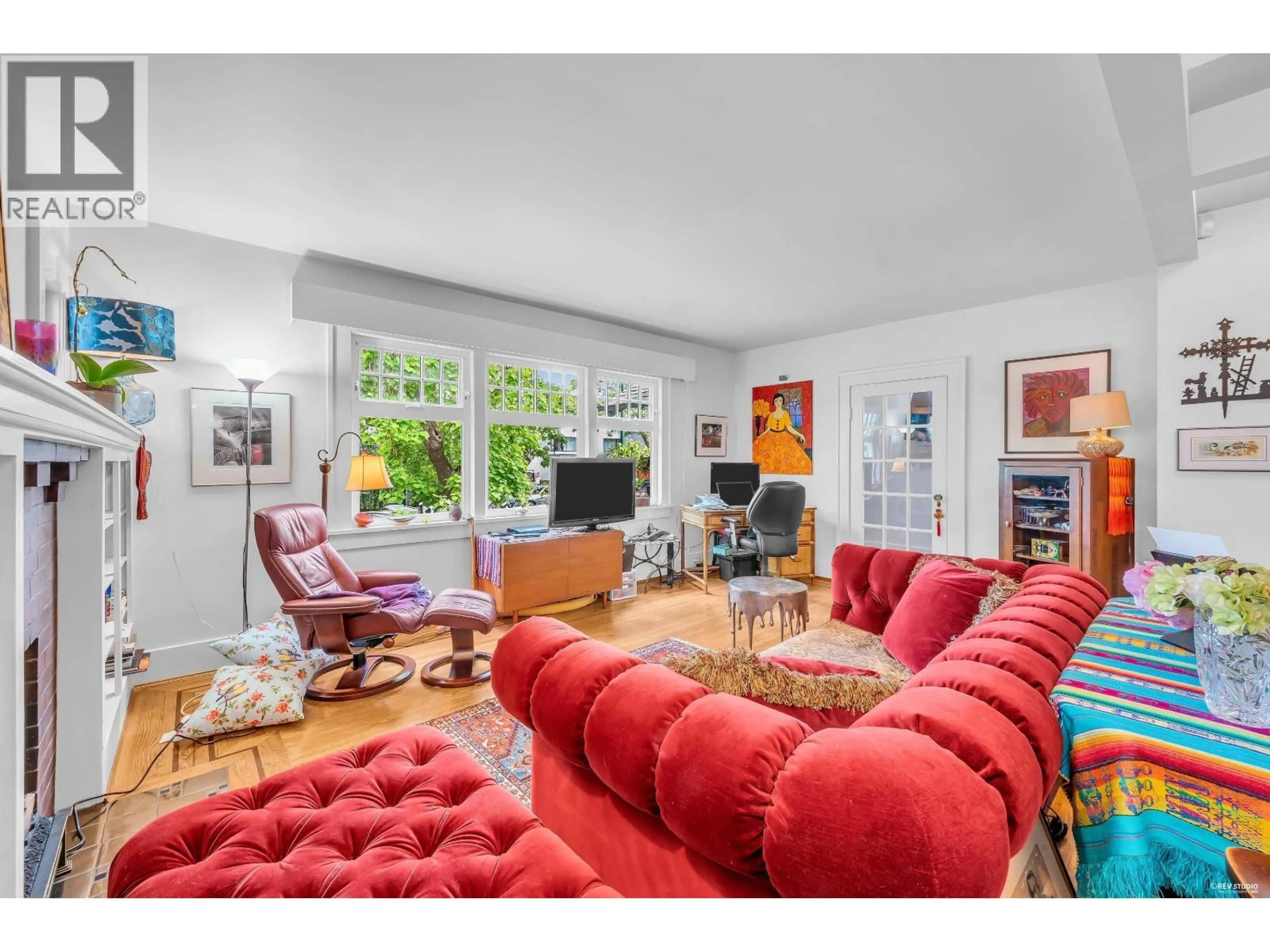Living room with furniture, unknown for 3174 10TH AVENUE, Vancouver British Columbia V6K2K9