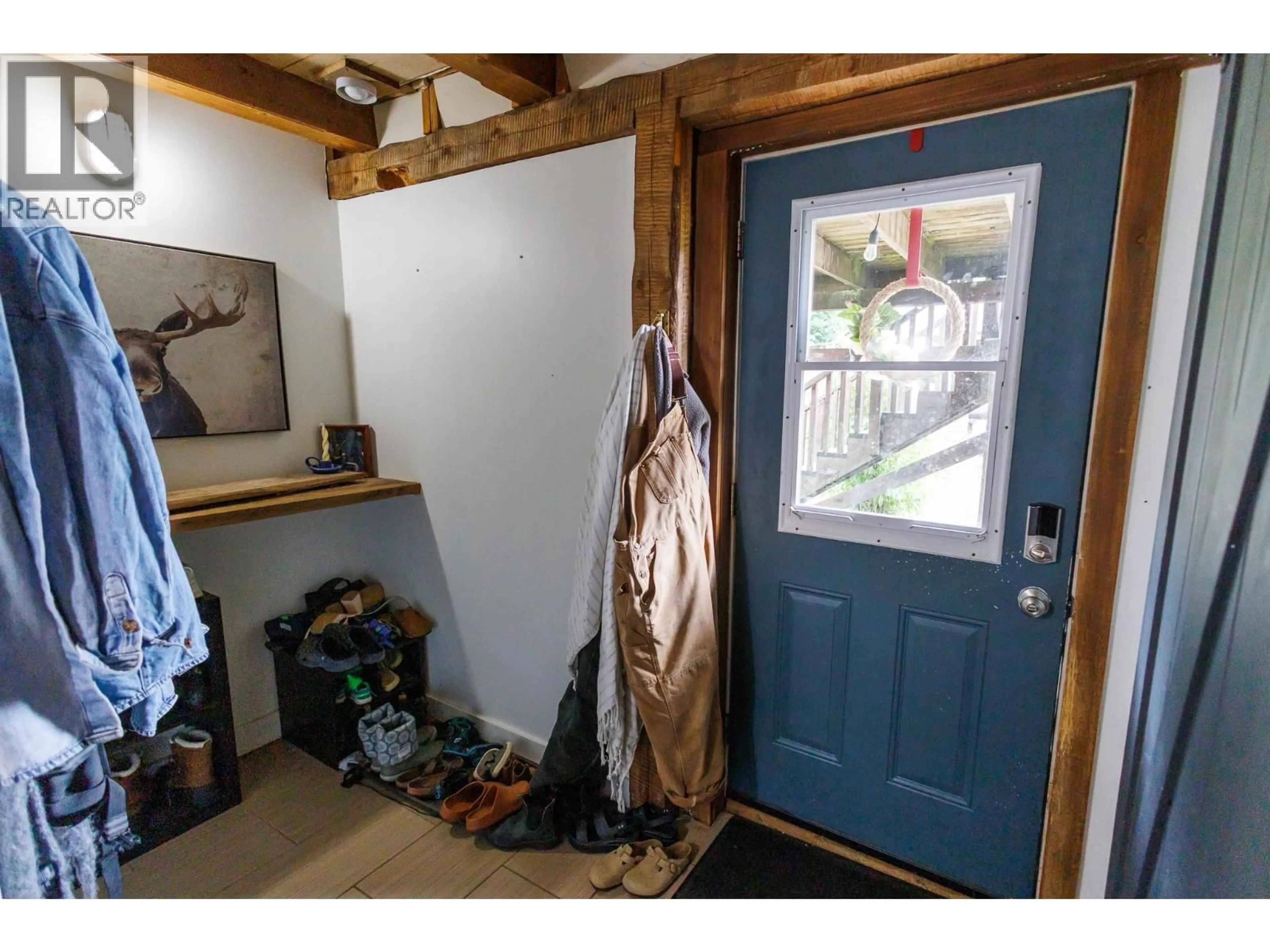 Indoor entryway for 336 WILLIAMS CREEK AVENUE, Terrace British Columbia V8G0G5