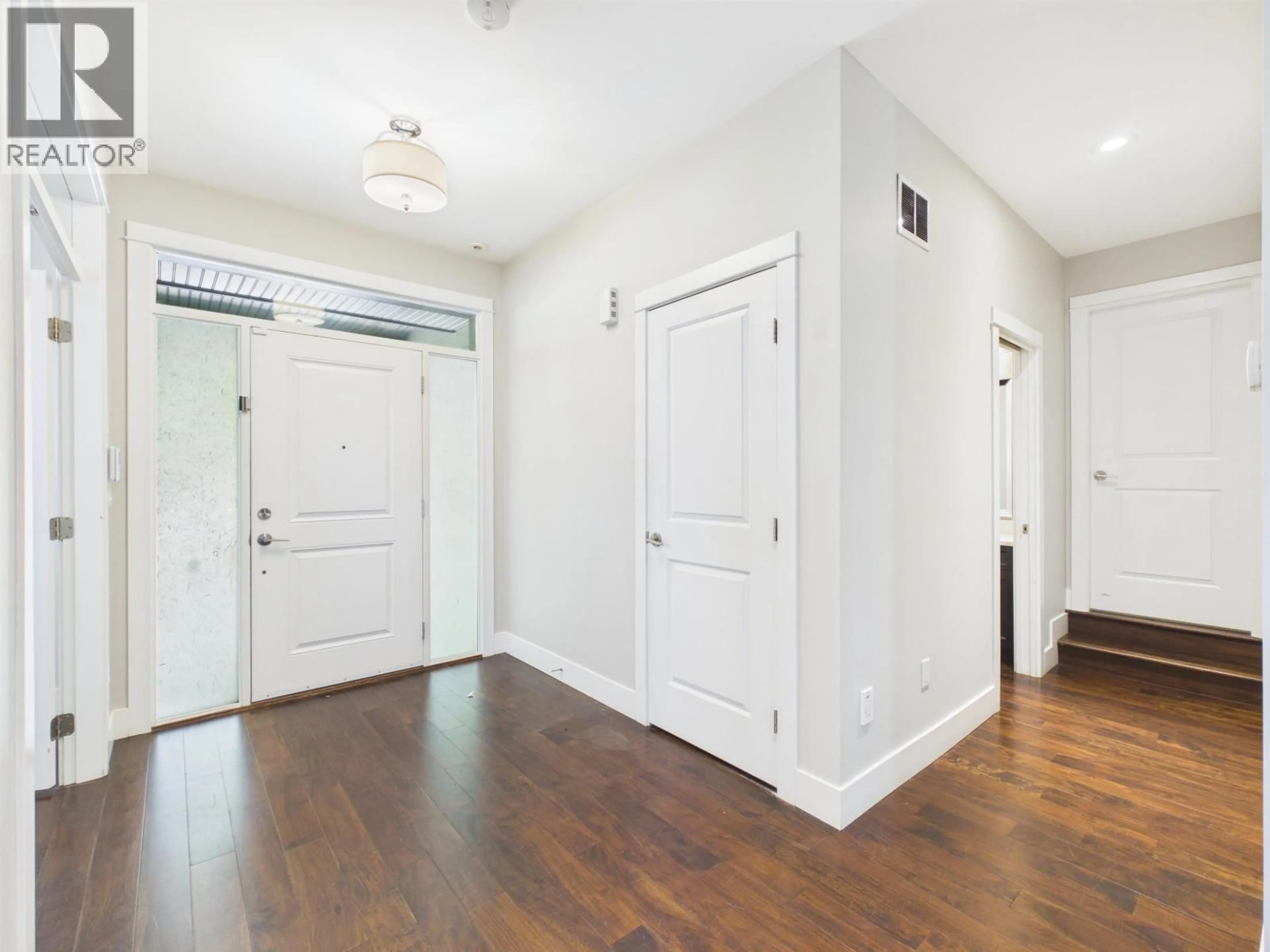 Indoor entryway for 638 AUSTIN AVENUE, Coquitlam British Columbia V3K3N1