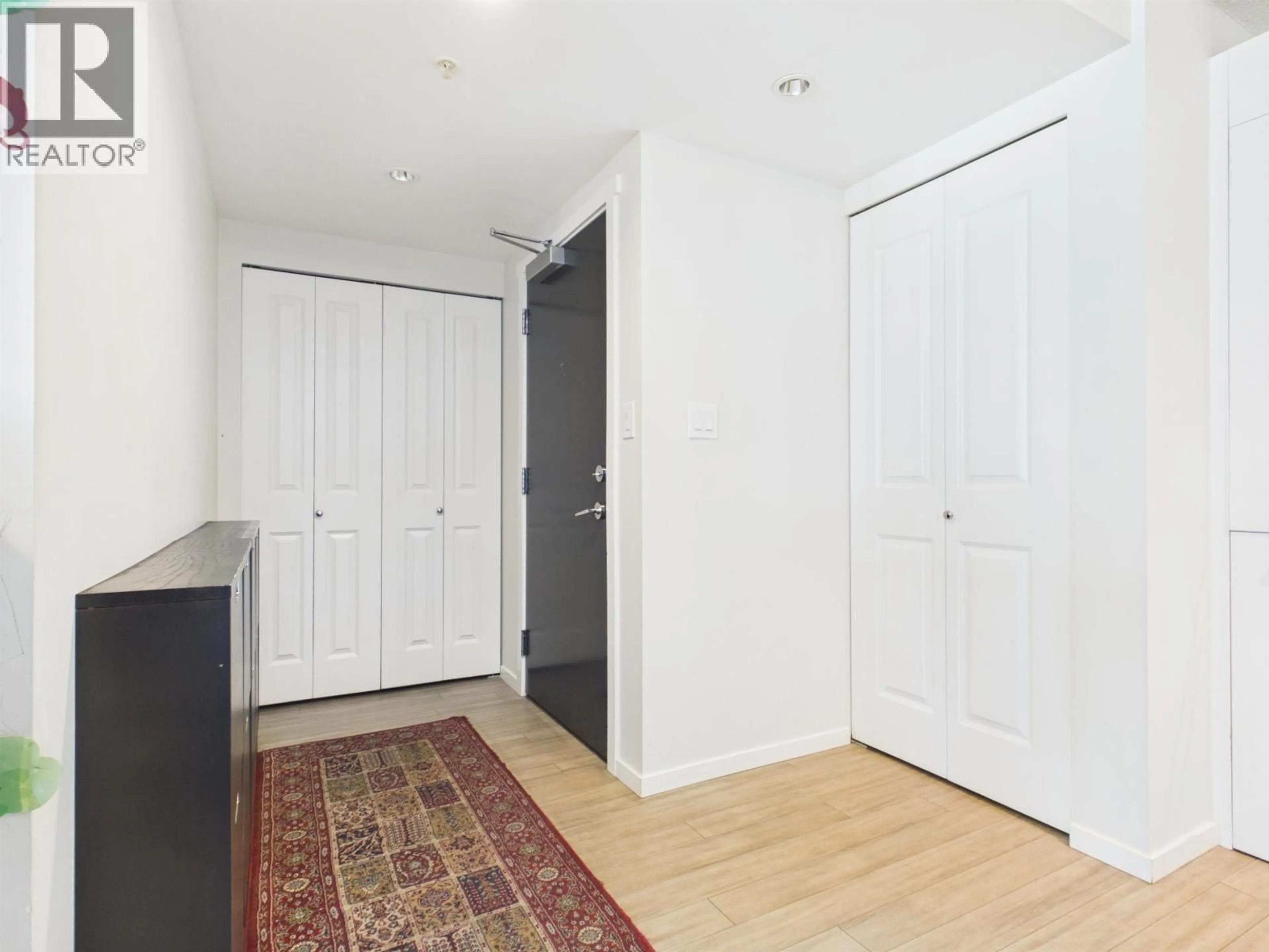 Indoor entryway for 1605 - 6658 DOW AVENUE, Burnaby British Columbia V5H0C7