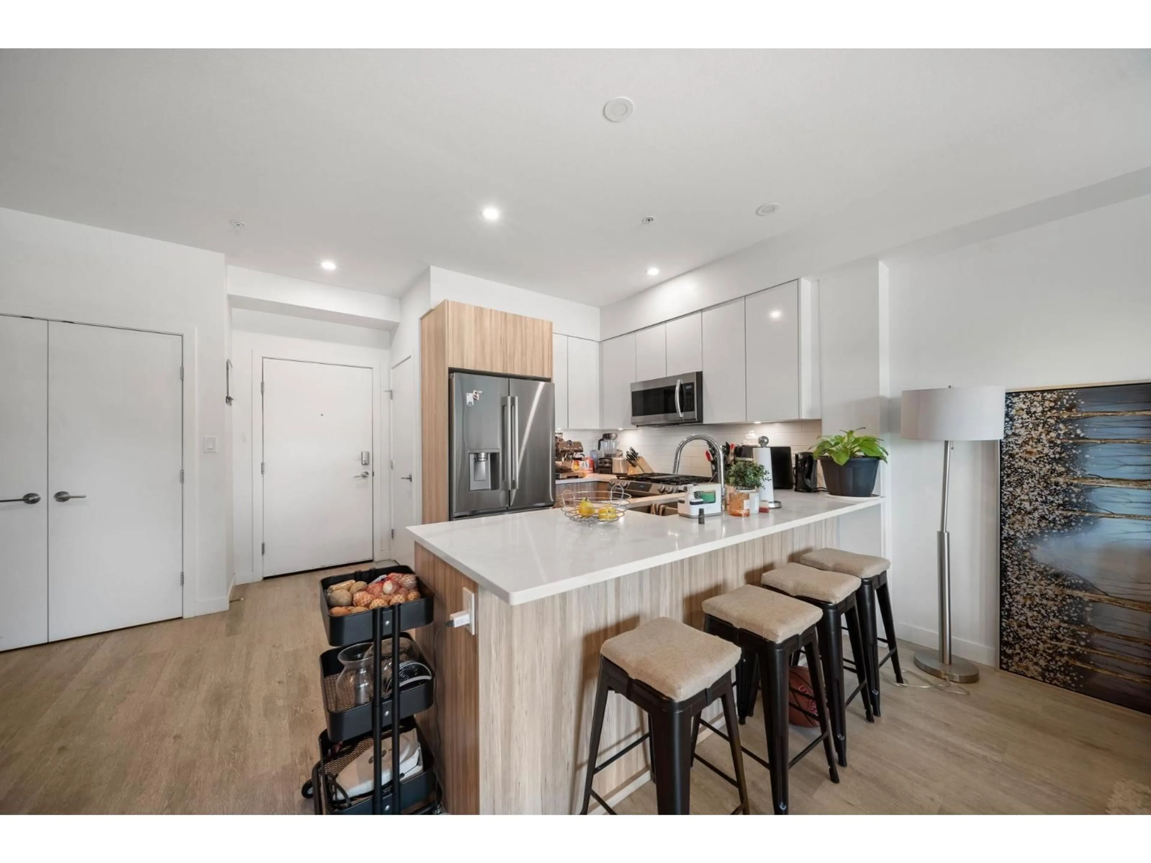 Open concept kitchen, unknown for 410 - 2649 JAMES STREET, Abbotsford British Columbia V2T3L6