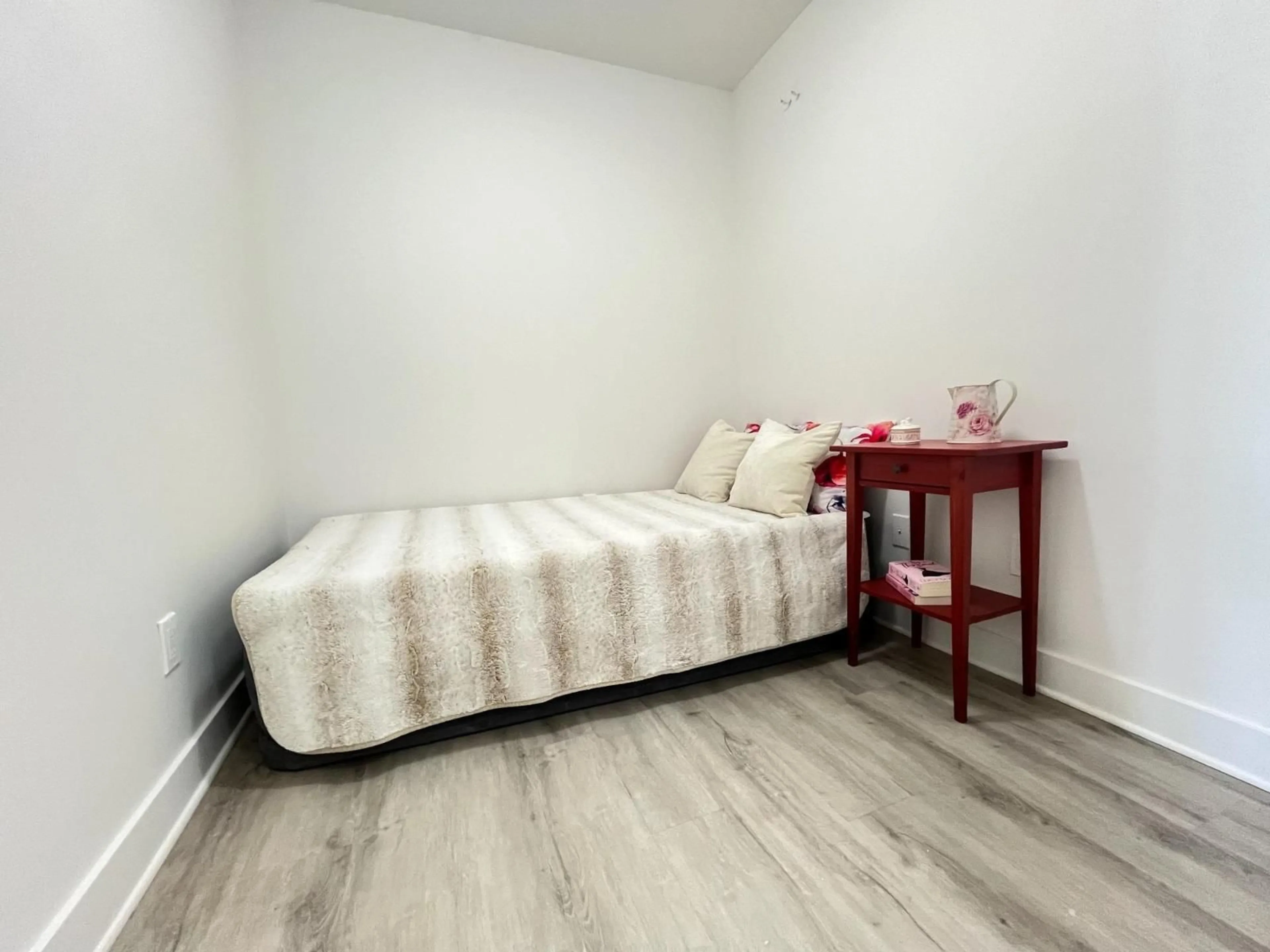 A pic of a room for 434 - 10838 CITY PARKWAY, Surrey British Columbia V3T5X9