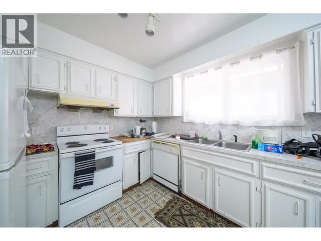 3449 PENDER STREET, Vancouver 5