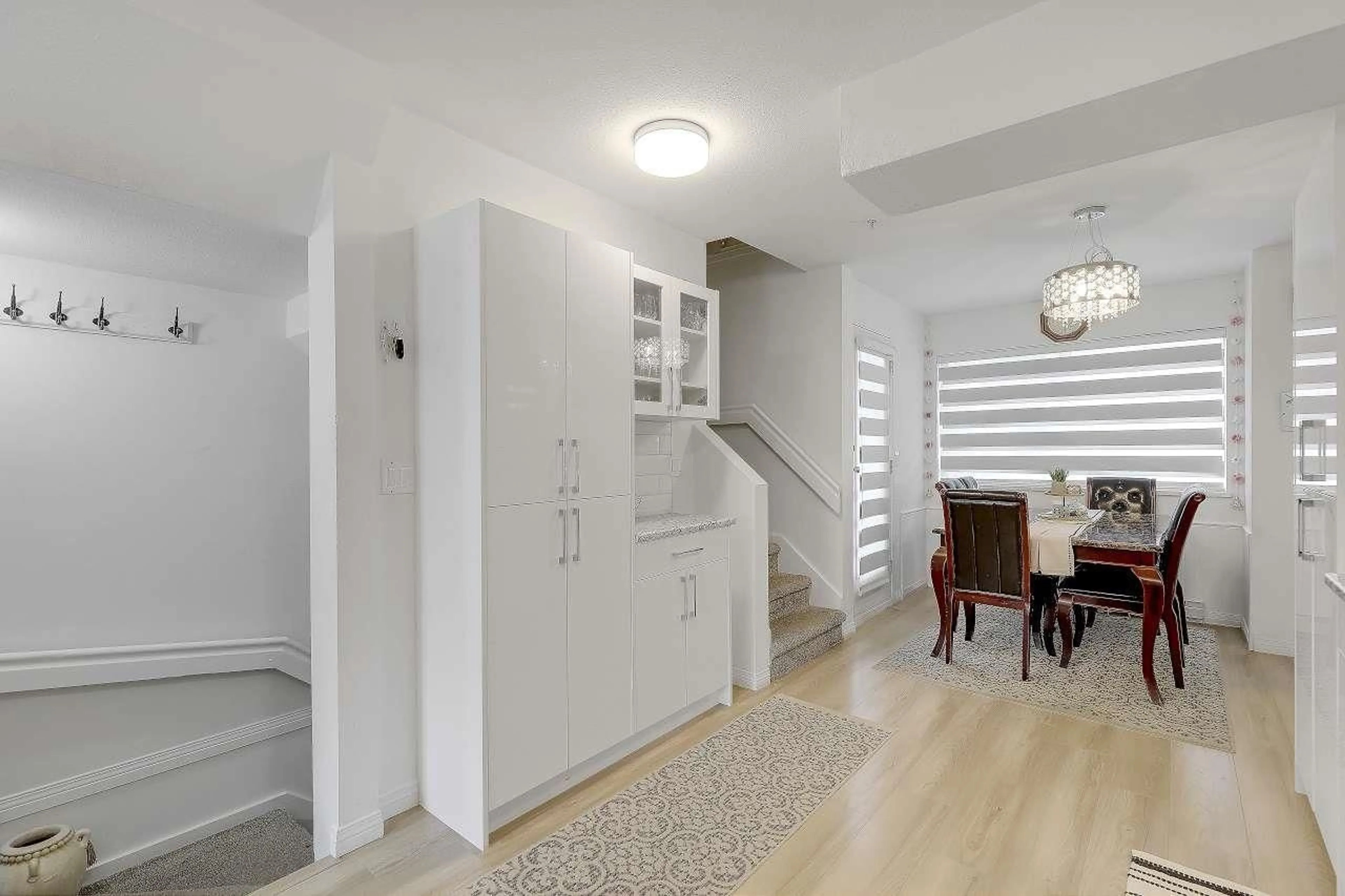 Indoor entryway for 110 - 19700 56 AVENUE, Langley British Columbia V3A3X6
