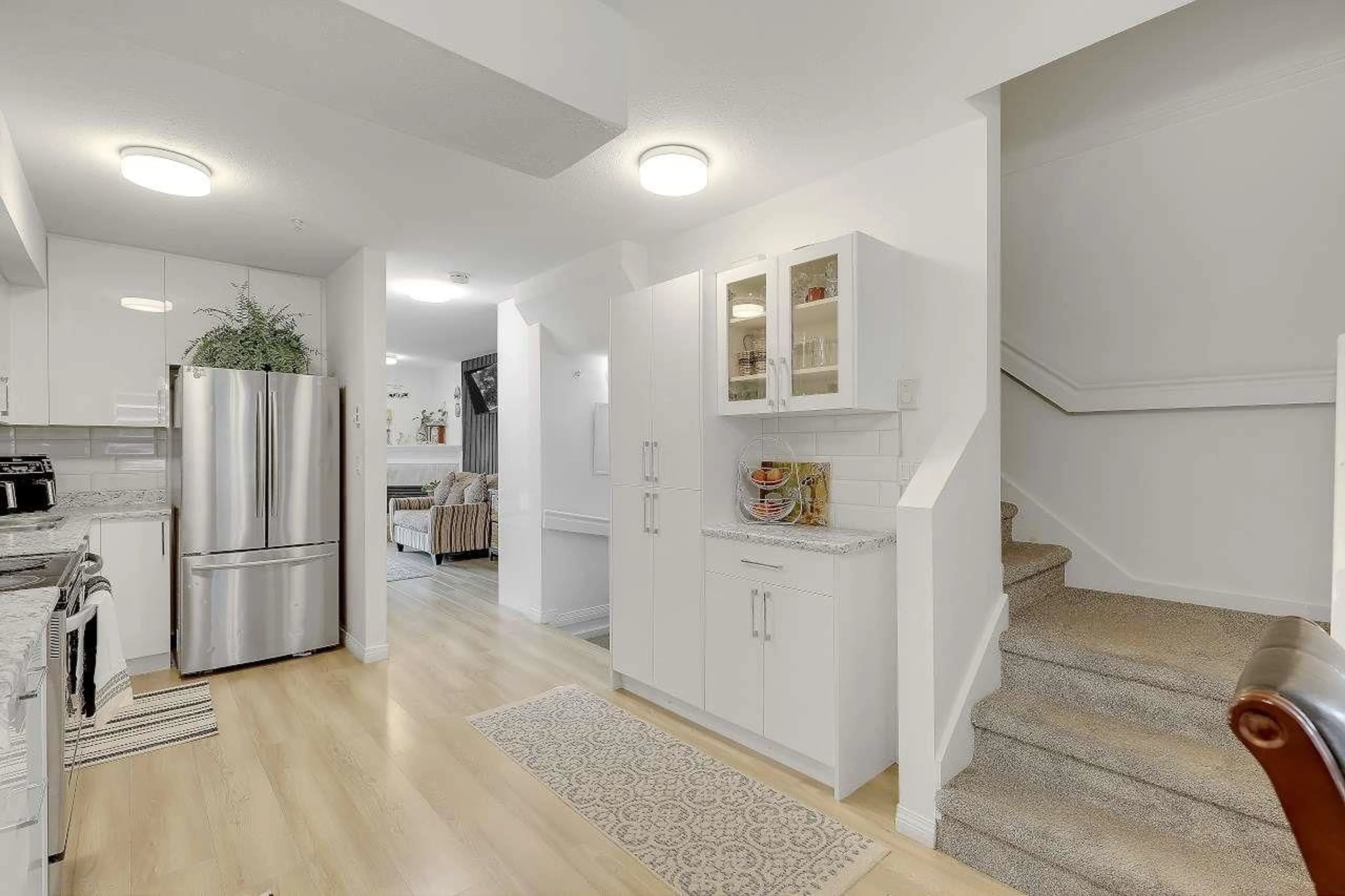 Indoor entryway for 110 - 19700 56 AVENUE, Langley British Columbia V3A3X6