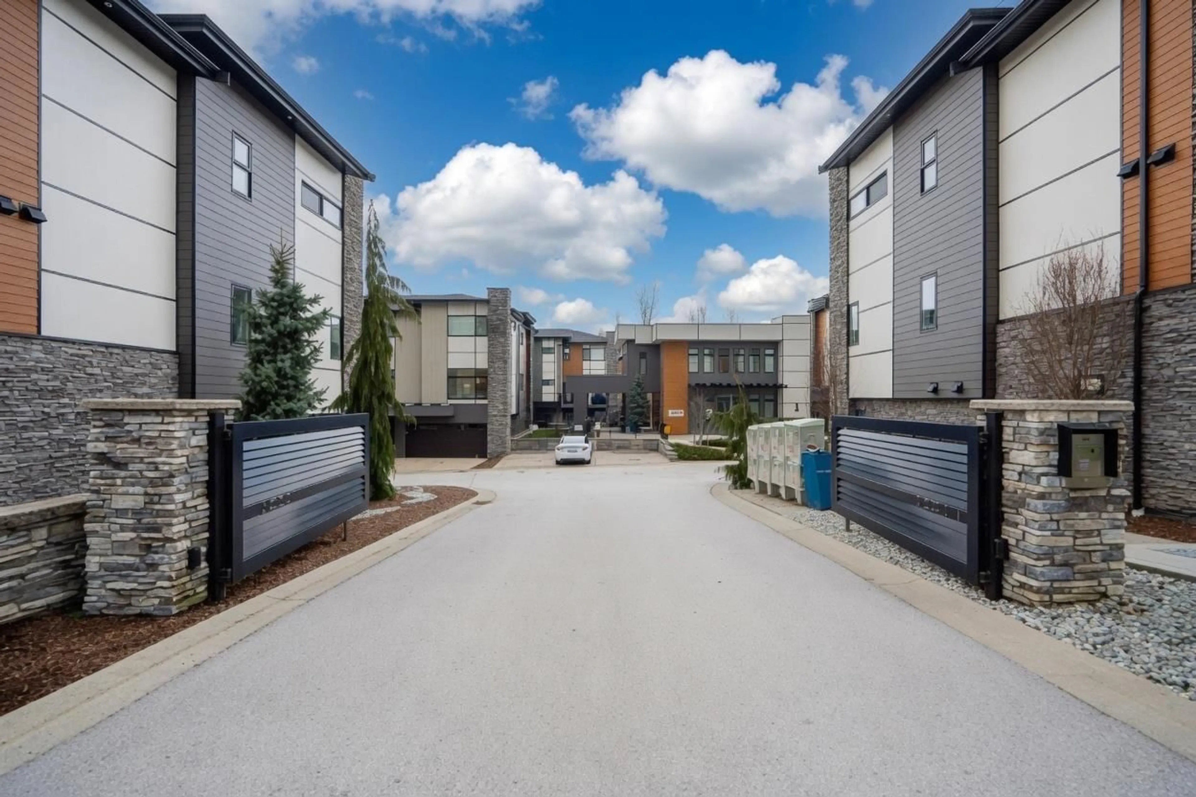 A pic from outside/outdoor area/front of a property/back of a property/a pic from drone, street for 3 - 33209 CHERRY AVENUE, Mission British Columbia V2V0G8