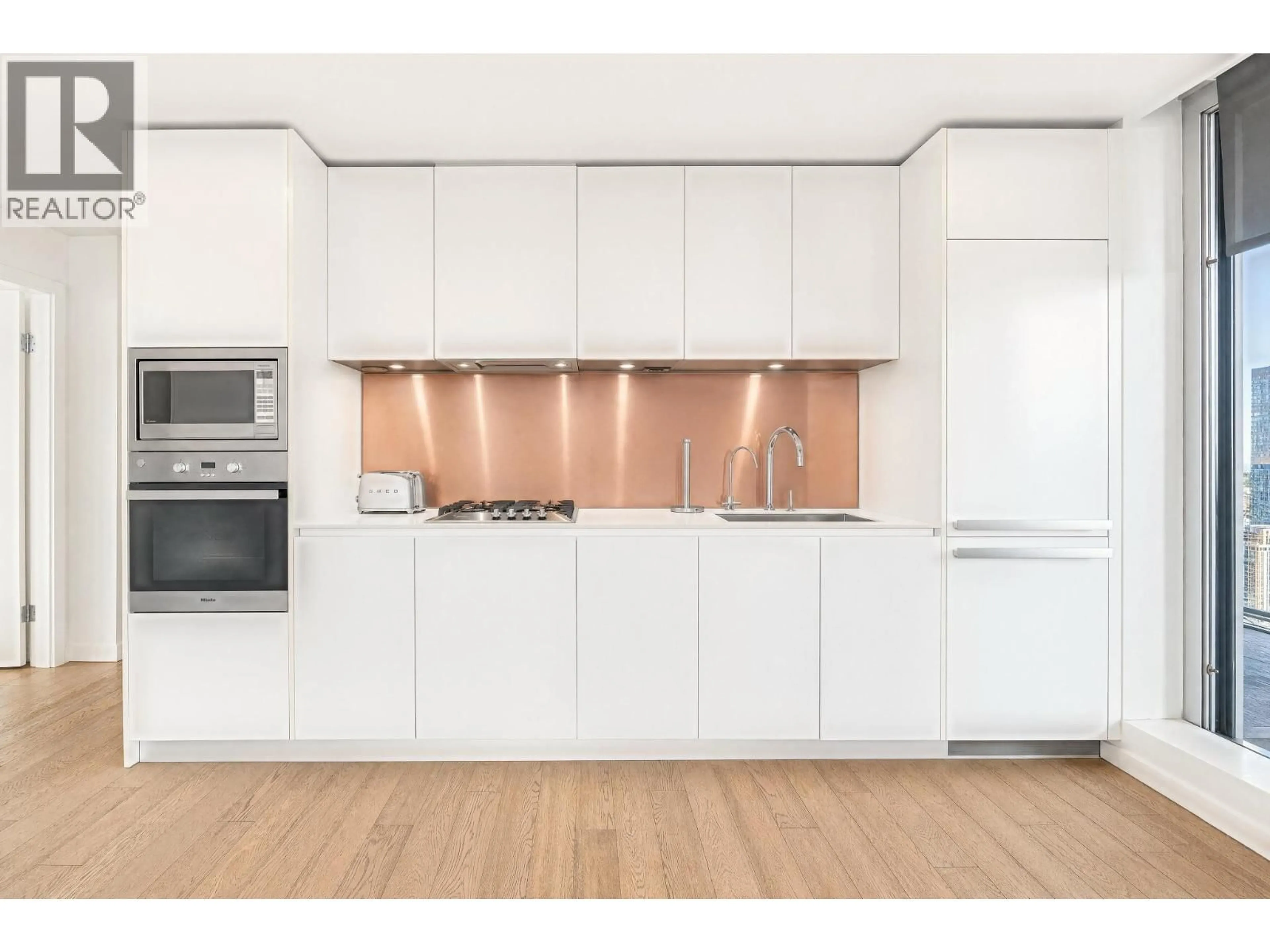 Standard kitchen, wood/laminate floor for 1005 - 1480 HOWE STREET, Vancouver British Columbia V6Z0G5