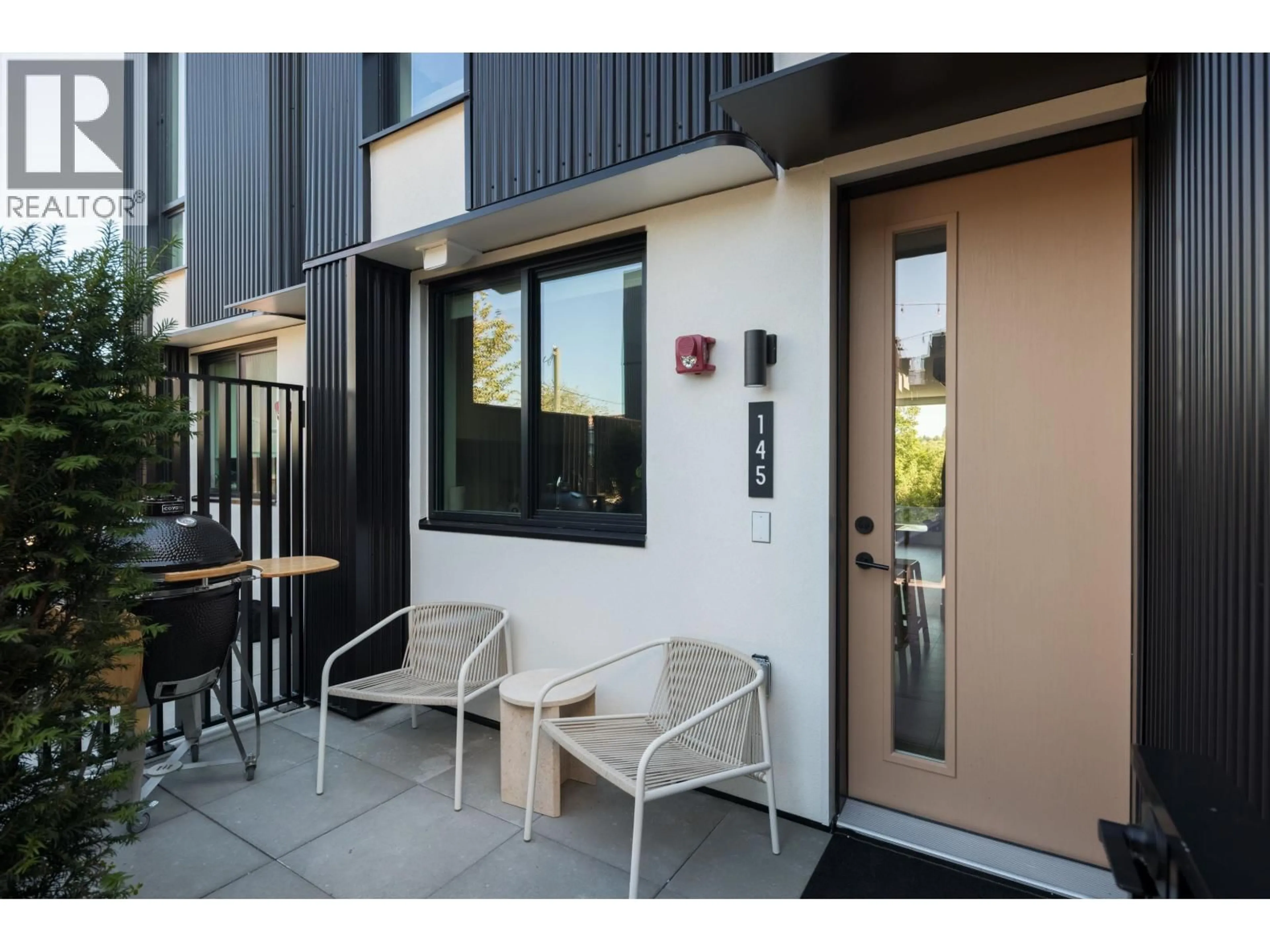 Patio, street for 142 - 2880 NANAIMO STREET, Vancouver British Columbia V5M2E1