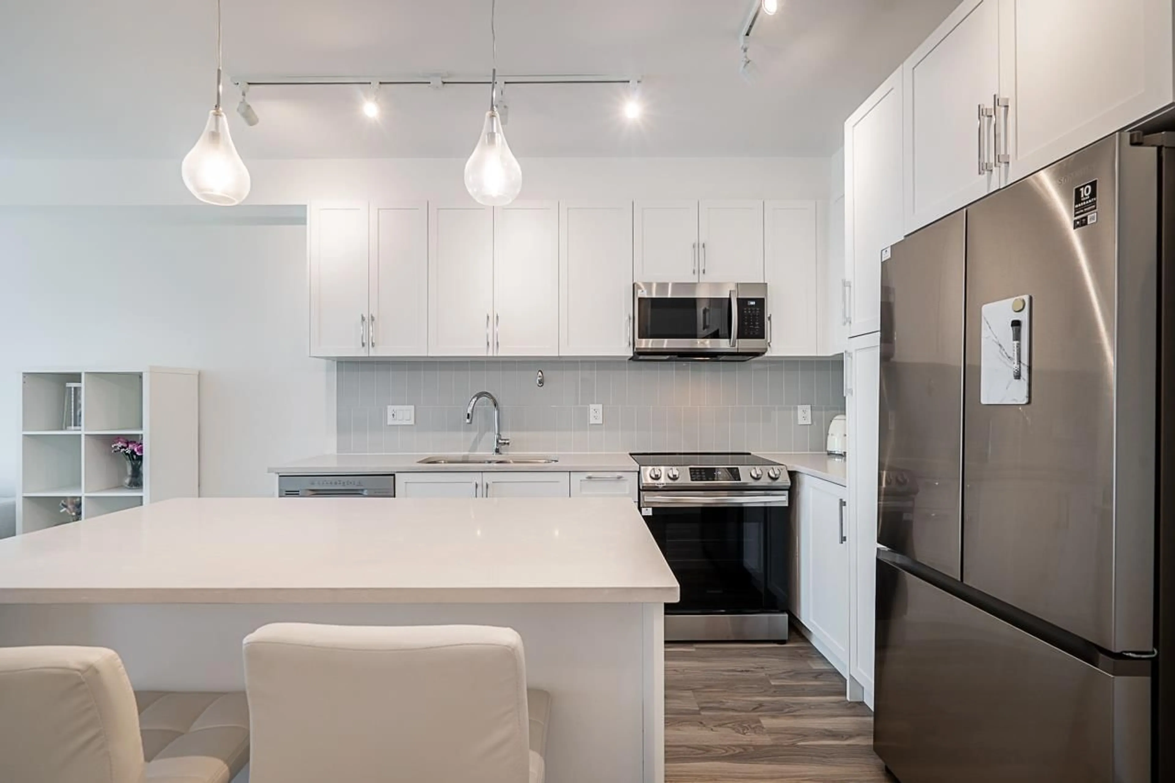 Unknown for 211 - 20356 72B AVENUE, Langley British Columbia V2Y4J9