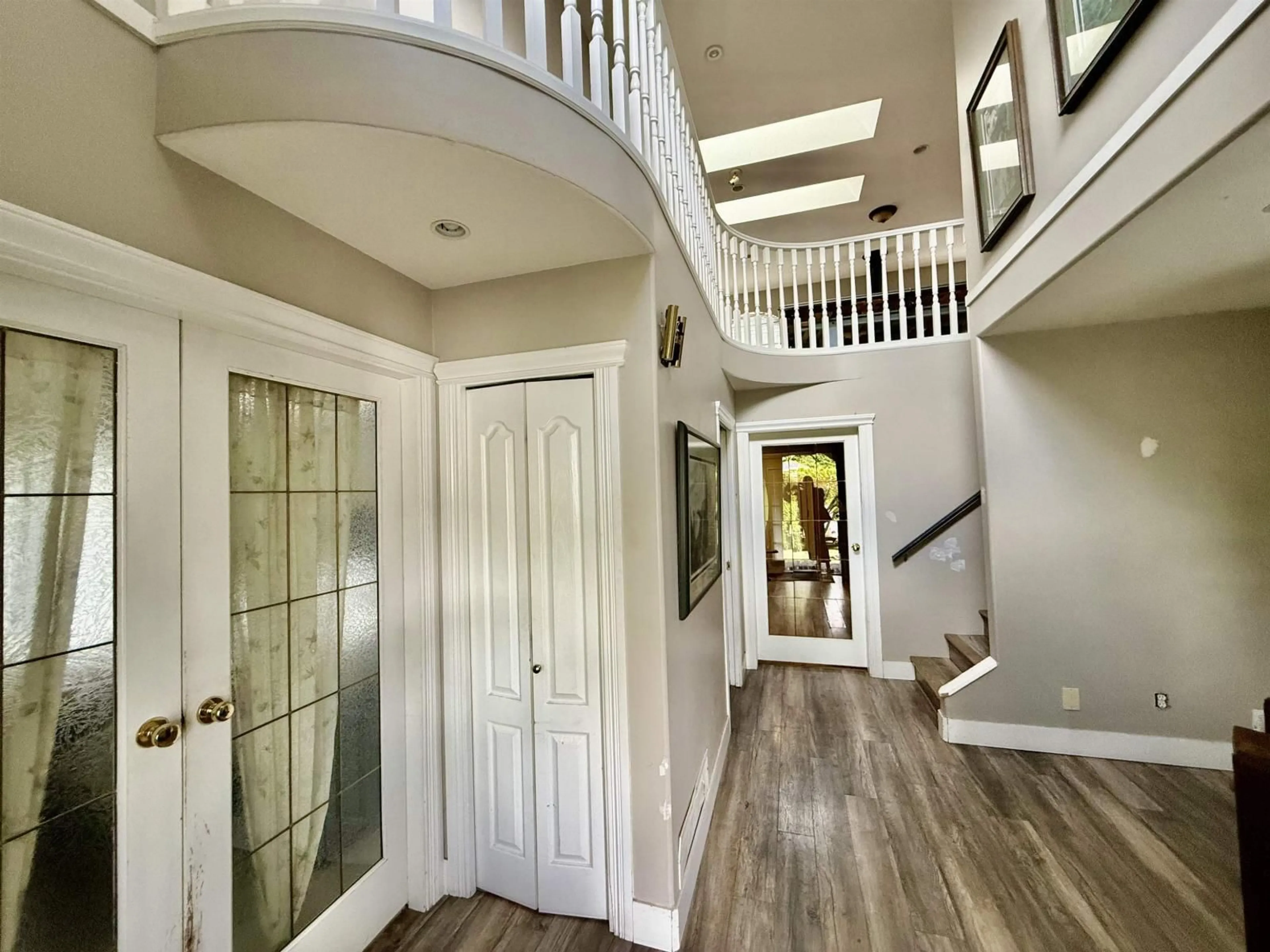 Indoor foyer for 26860 24A AVENUE, Langley British Columbia V4W3W6