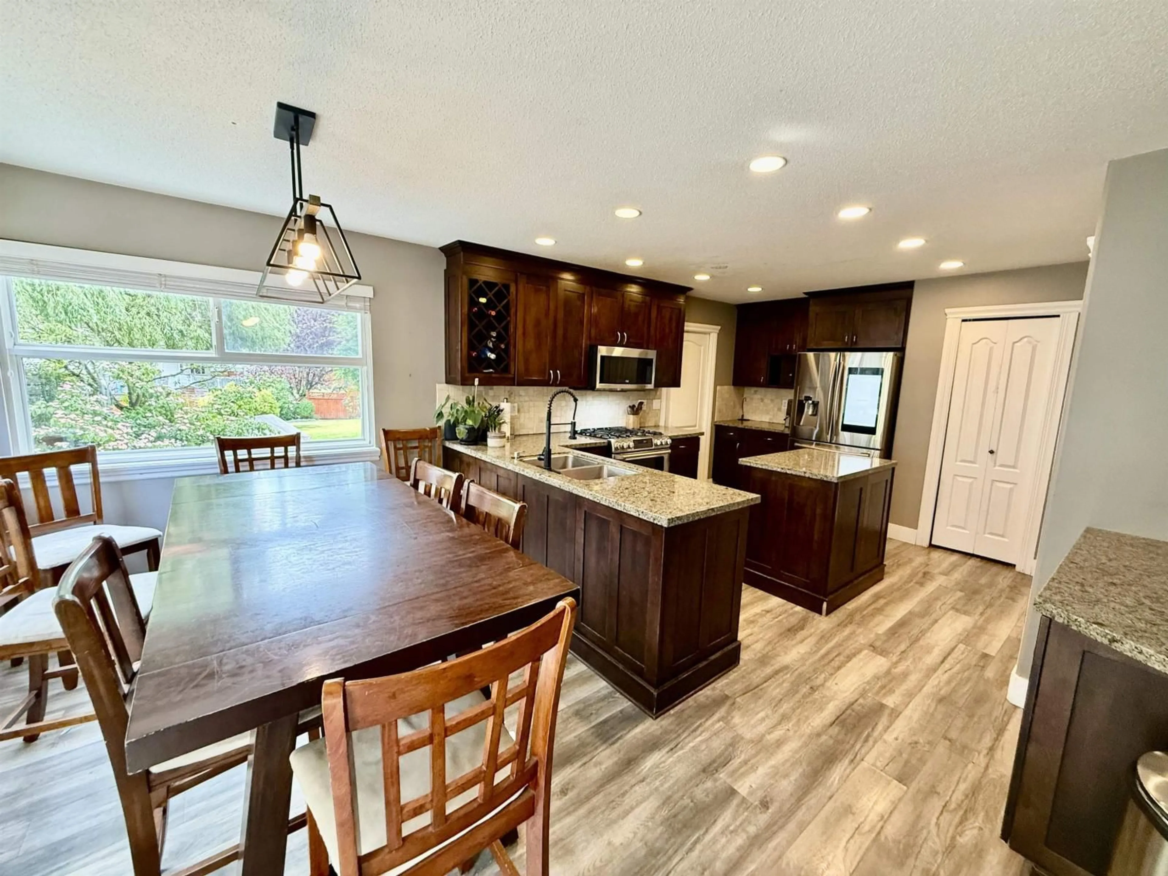 Open concept kitchen, unknown for 26860 24A AVENUE, Langley British Columbia V4W3W6