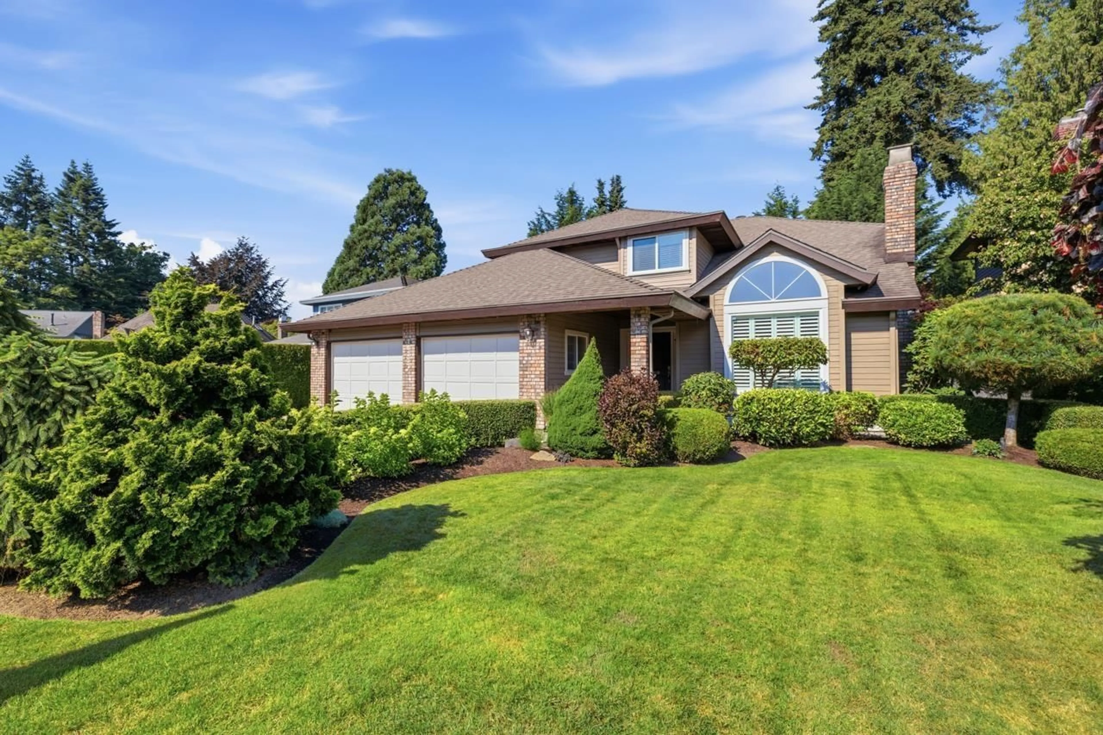 Home with vinyl exterior material, street for 16237 NORTHGLEN PLACE, Surrey British Columbia V4N1T7