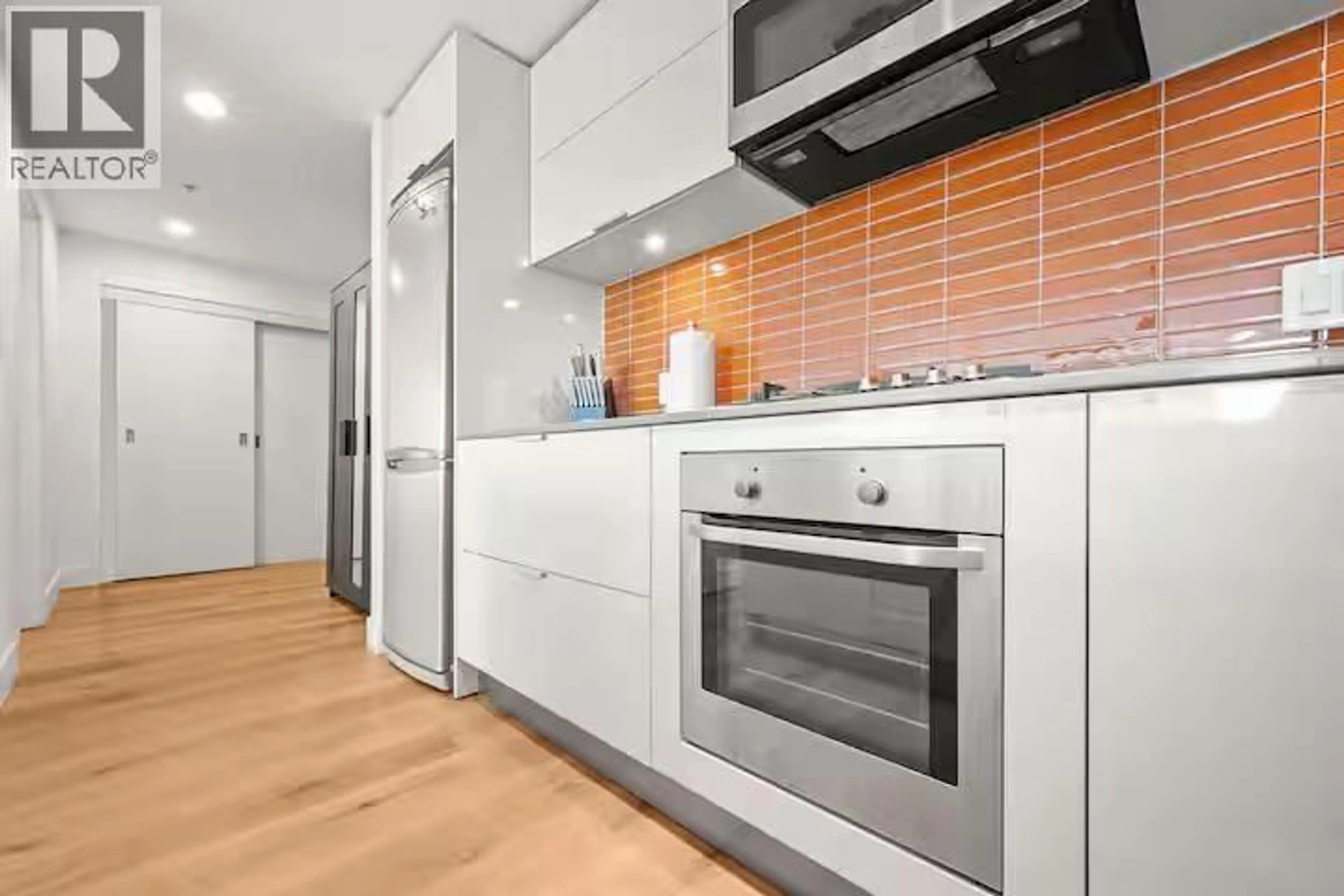 Standard kitchen, unknown for 1904 - 128 CORDOVA STREET, Vancouver British Columbia V6B0E6
