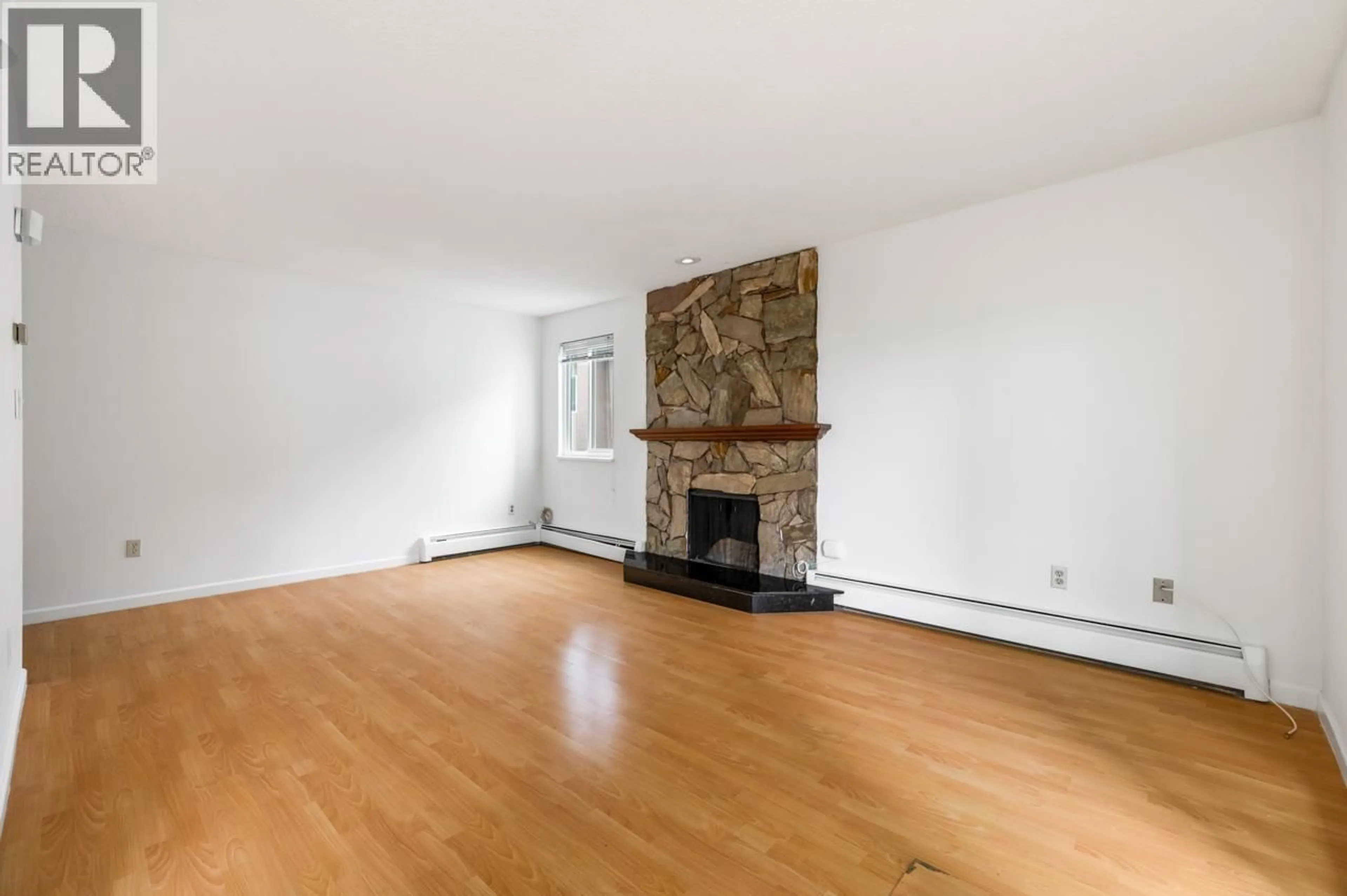 A pic of a room for 210 - 1420 8TH AVENUE, Vancouver British Columbia V5N1T4