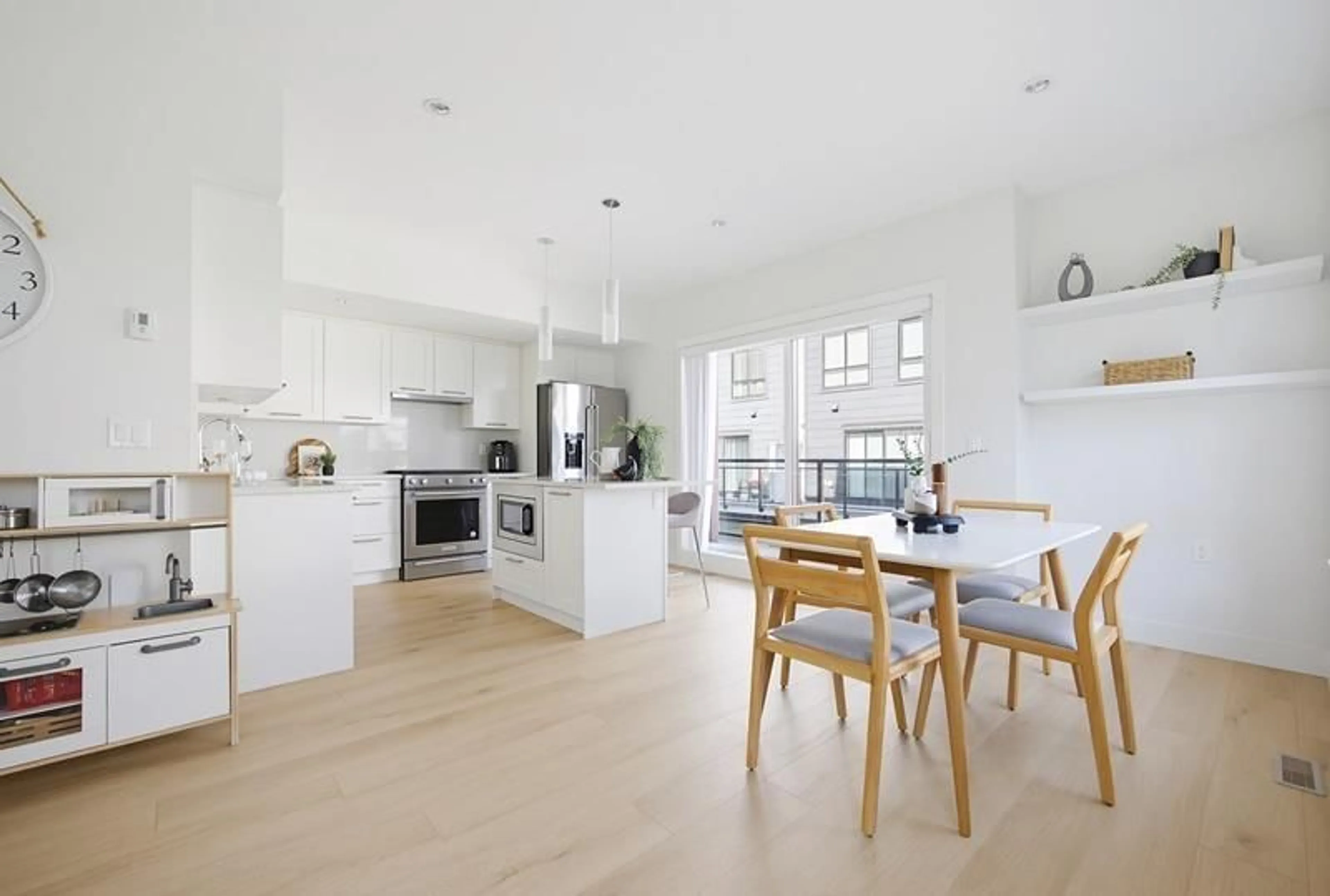 Open concept kitchen, unknown for 190 - 2277 OAK MEADOWS DRIVE, Surrey British Columbia V3Z0W6