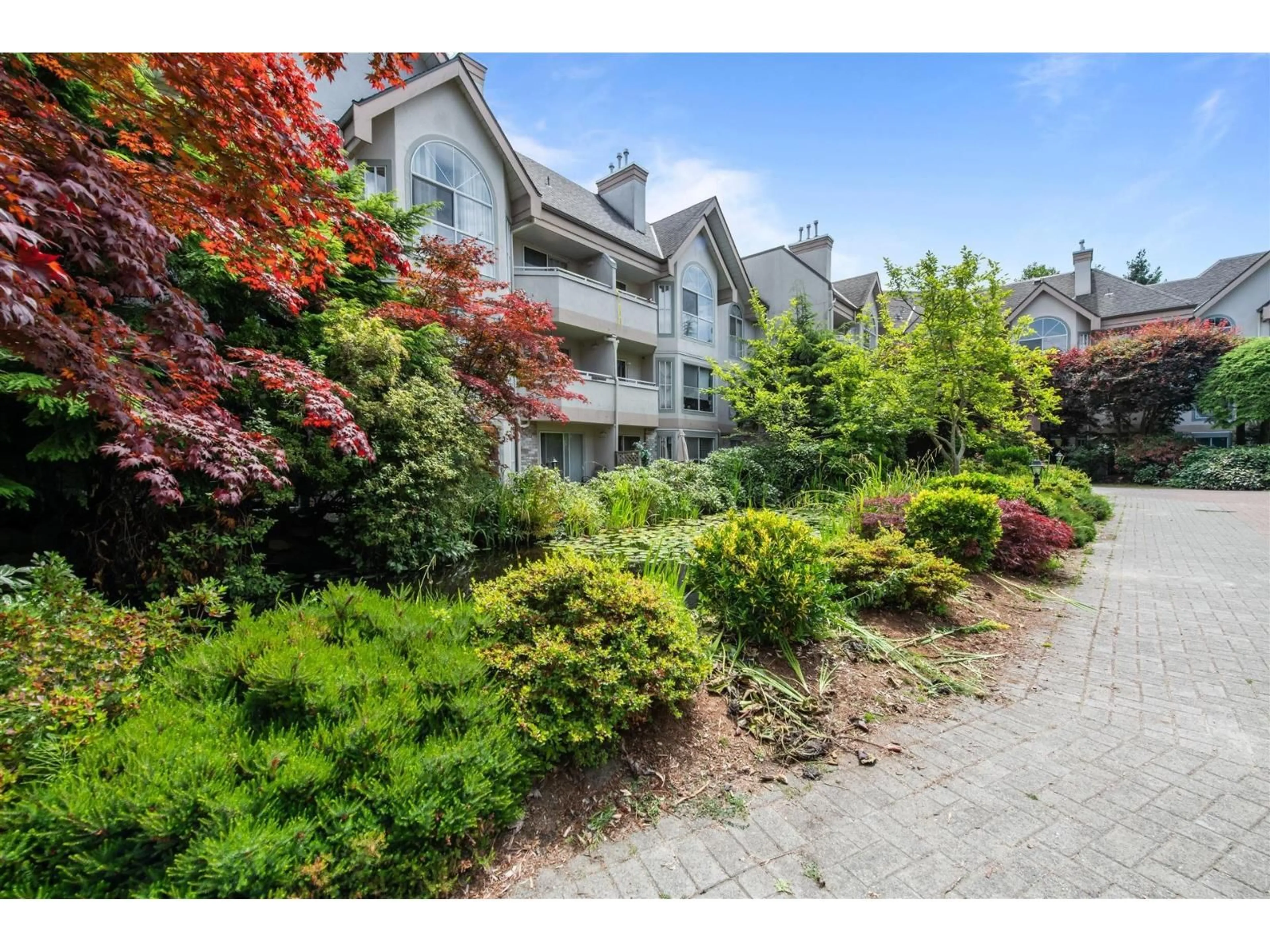 Patio, street for 301 - 7151 121 STREET SOUTH, Surrey British Columbia V3W0E7