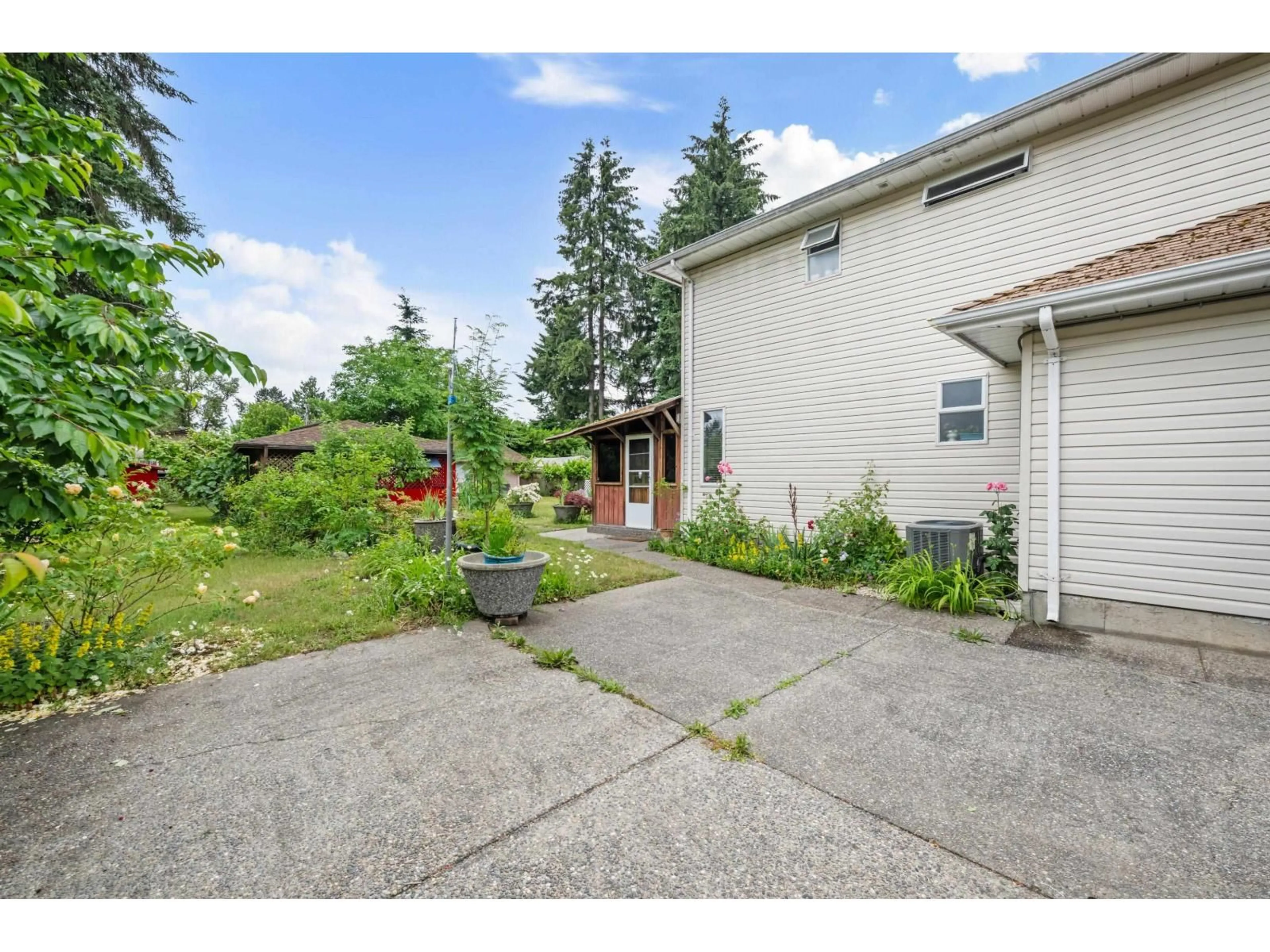 Patio, street for 14710 106 AVENUE, Surrey British Columbia V3R5Y1