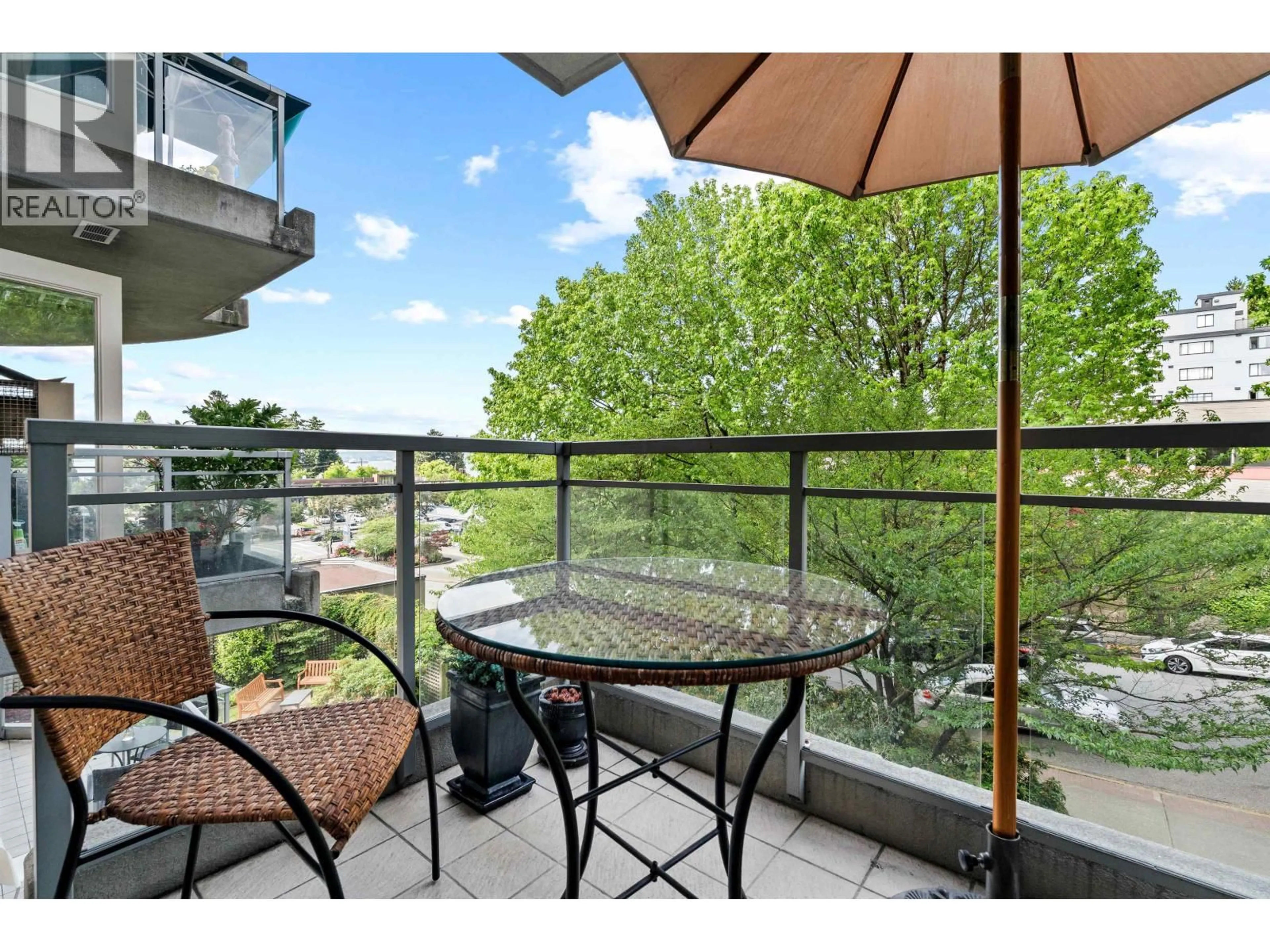 Patio, water/lake/river/ocean view for 302 - 588 16TH STREET, West Vancouver British Columbia V7V3R7