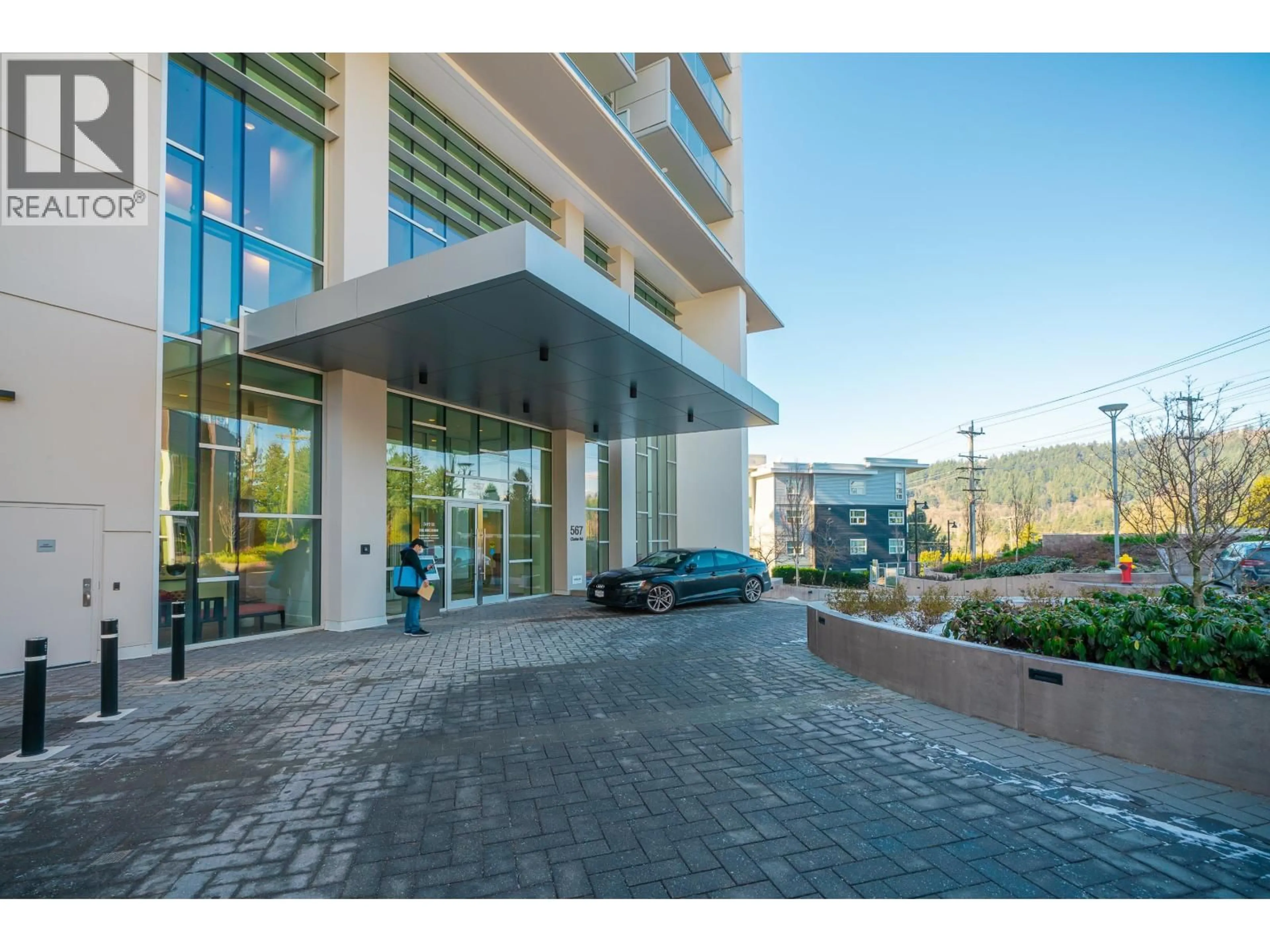 Indoor foyer for 3901 - 567 CLARKE ROAD, Coquitlam British Columbia V3J0K7