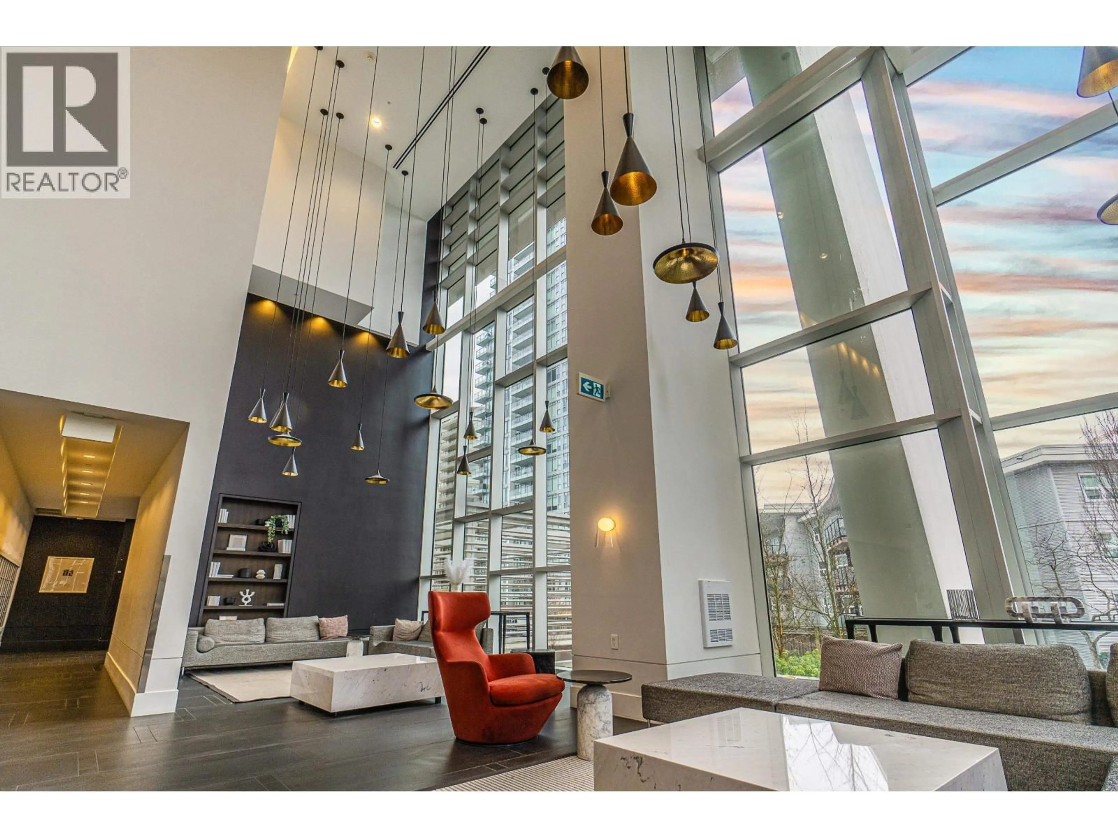 Indoor foyer for 3901 - 567 CLARKE ROAD, Coquitlam British Columbia V3J0K7