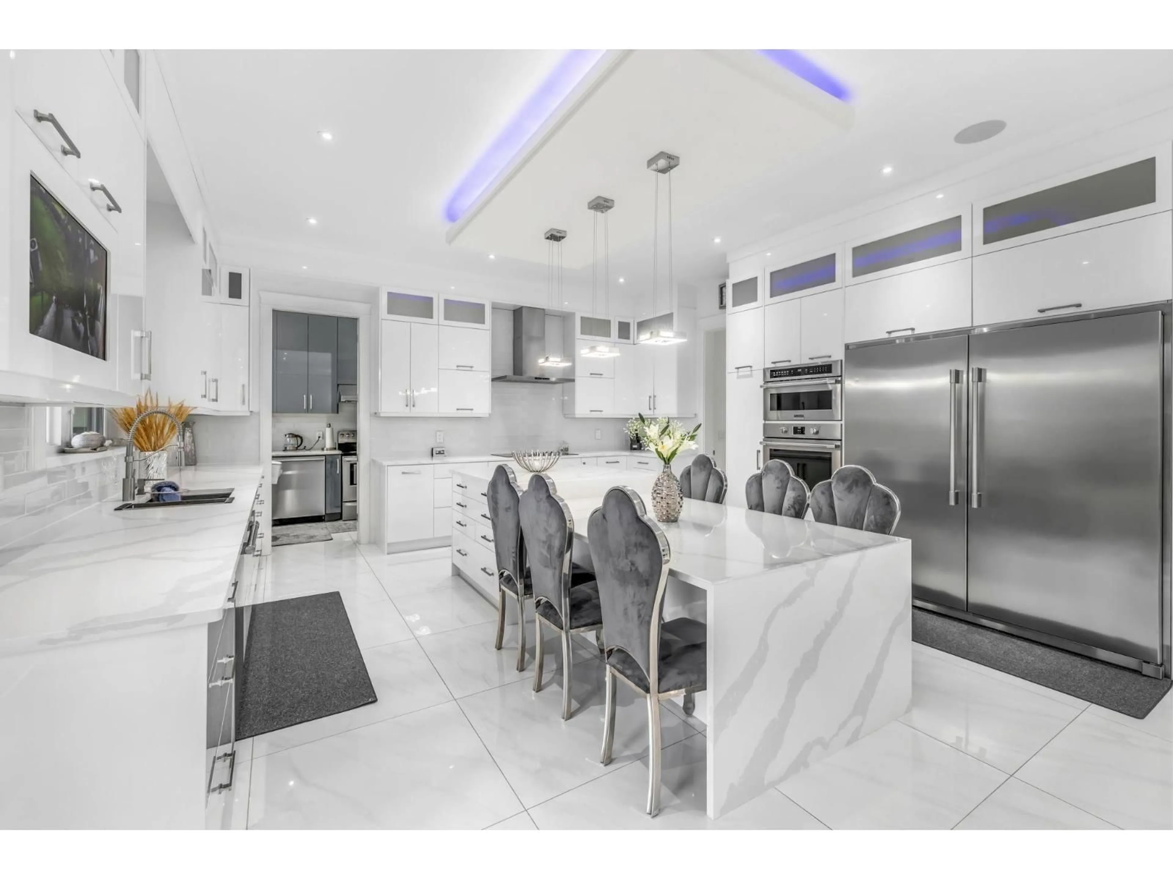 Contemporary kitchen, ceramic/tile floor for 6595 DAYTON DRIVE, Chilliwack British Columbia V2R1V4